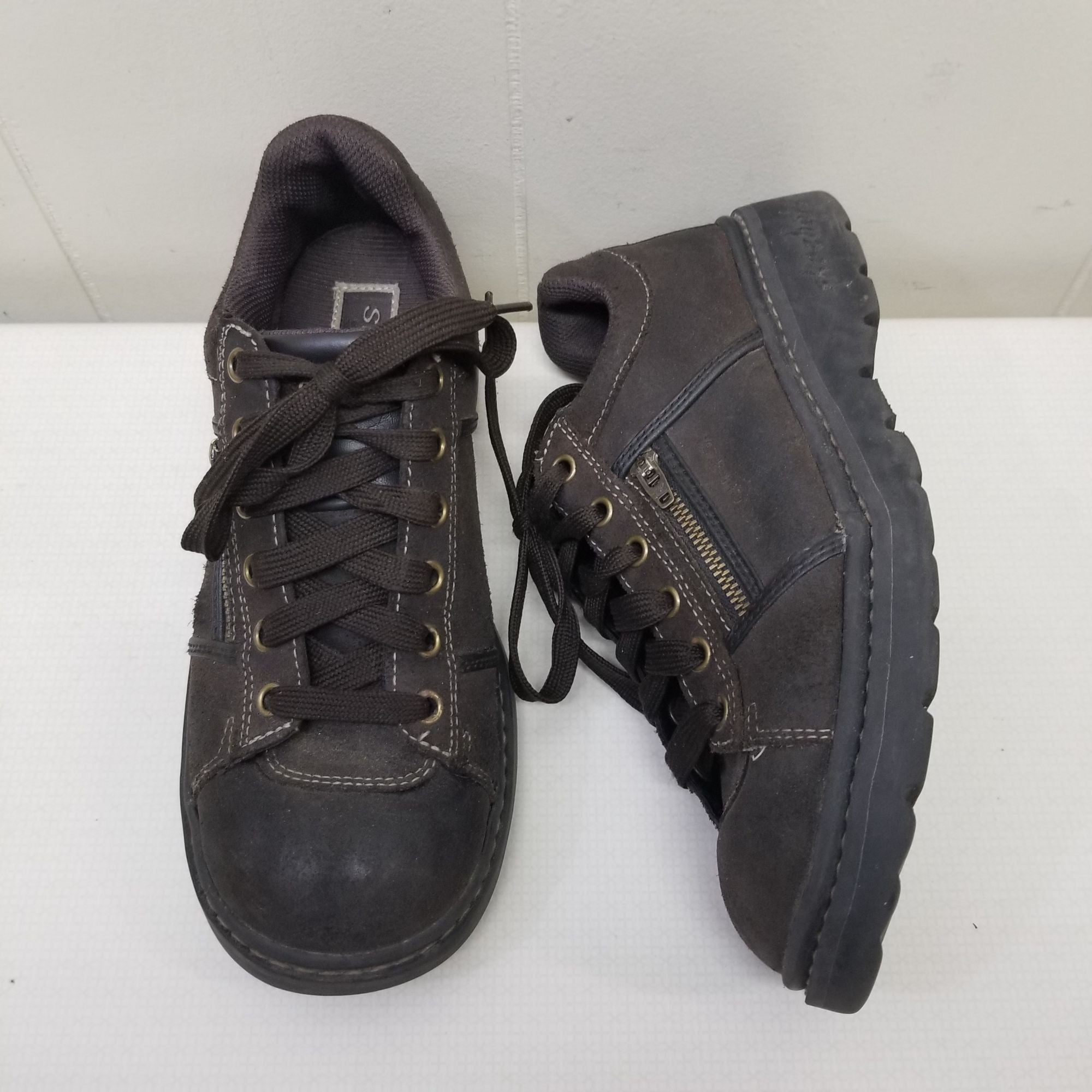 Stretcher shoes outlet zipper