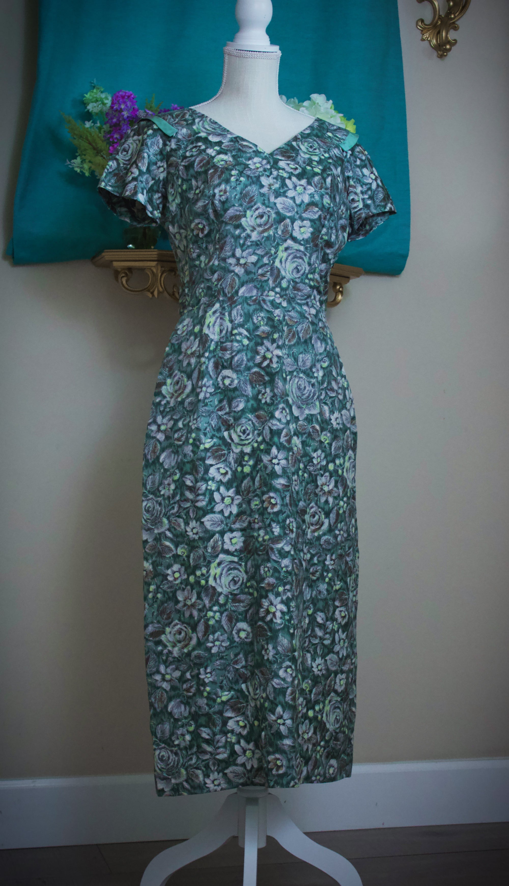 Small 1950s Green Wiggle Dress