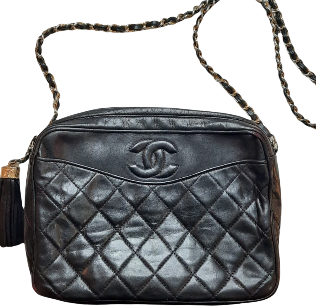 Mig Styrke elektropositive Vintage Chanel Lambskin Camera Tassel Bag Medium by Chanel | Shop THRILLING