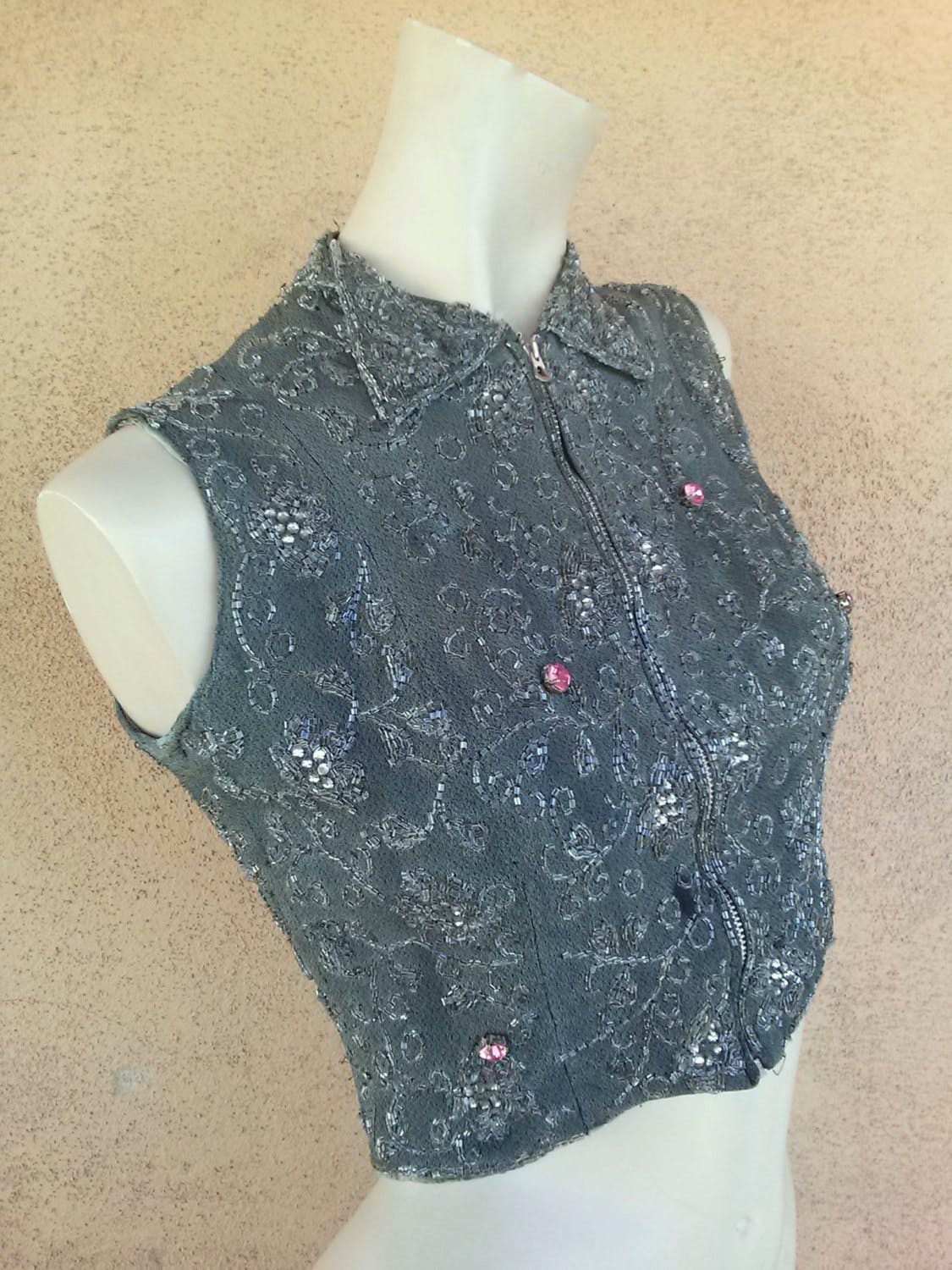 PEARL DETAILED CREPE VEST