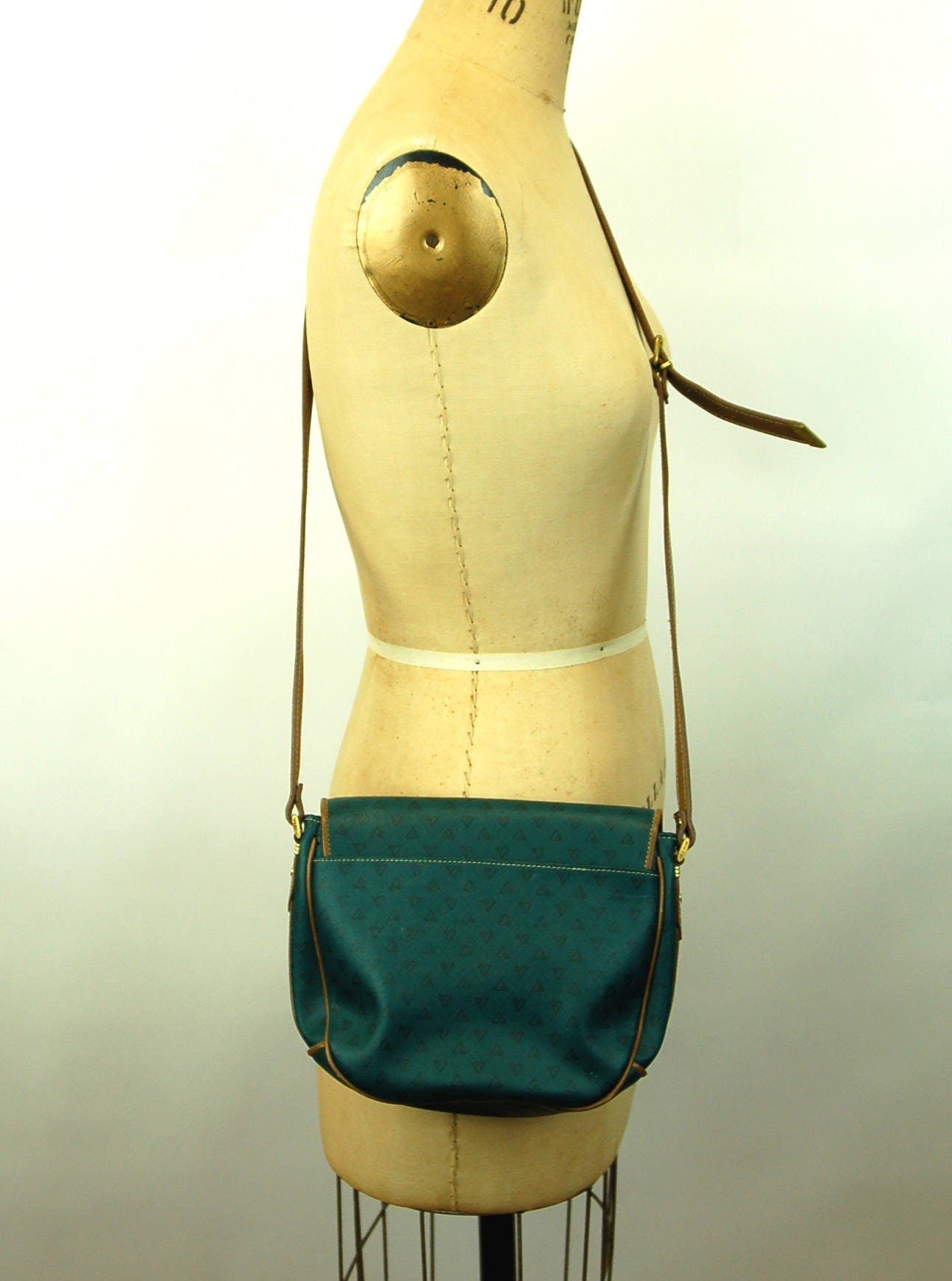 Vintage 80's Hunter Green Saddle Crossbody Bag by Liz Claiborne Shop