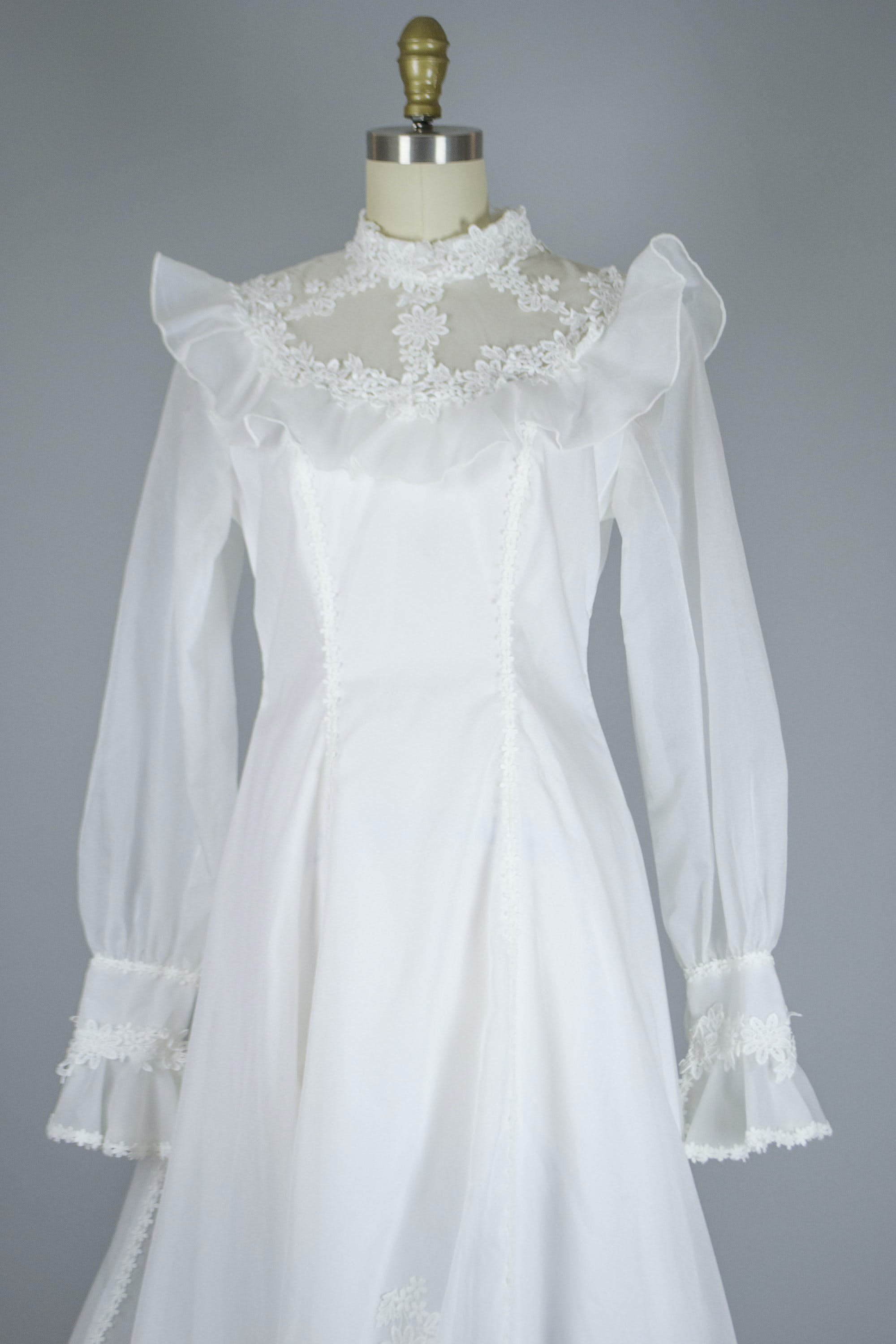 Vintage 70s Bohemian White Chiffon Wedding Dress With Long Sleeves Shop Thrilling 0212