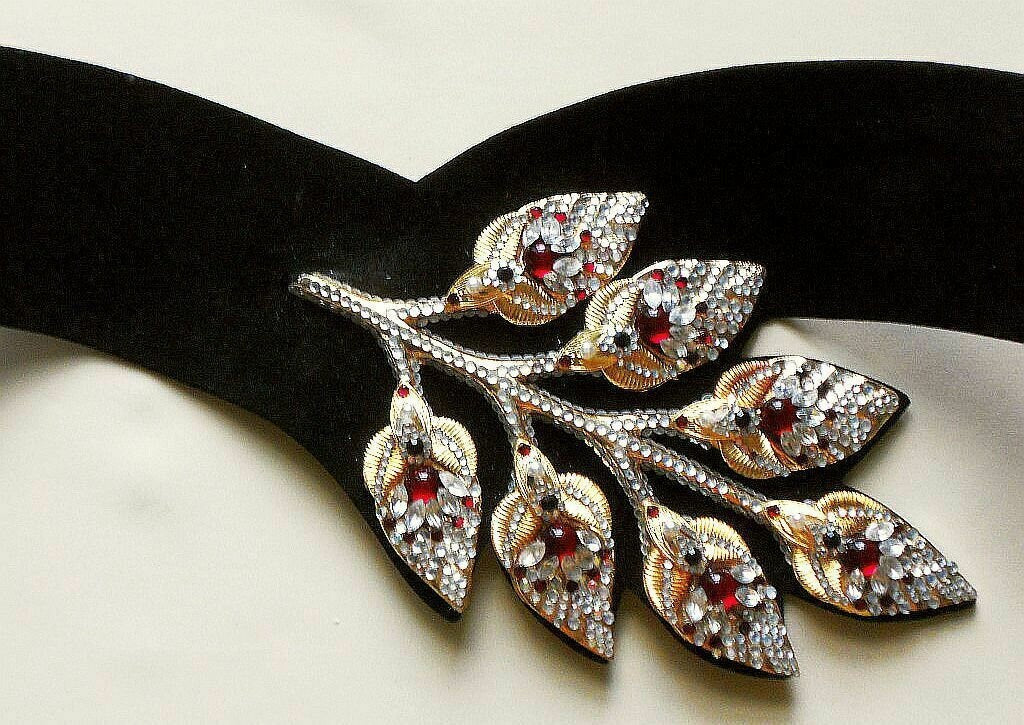 Louis Feraud Earrings Bijoux Vintage Glass Rhinestone Gold