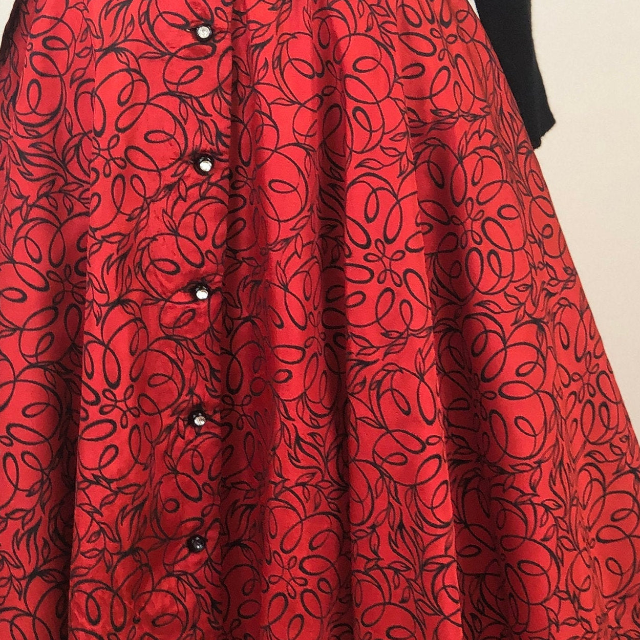 Vintage 50's Circle Skirt Shop THRILLING