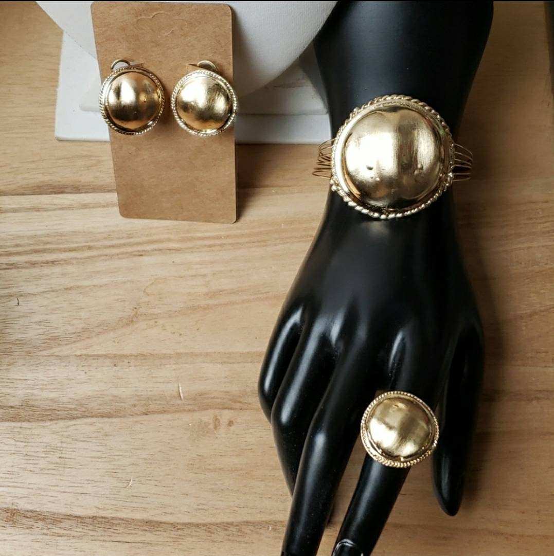 Vintage 4 Piece Raised Gold Matching Jewelry Set Shop THRILLING