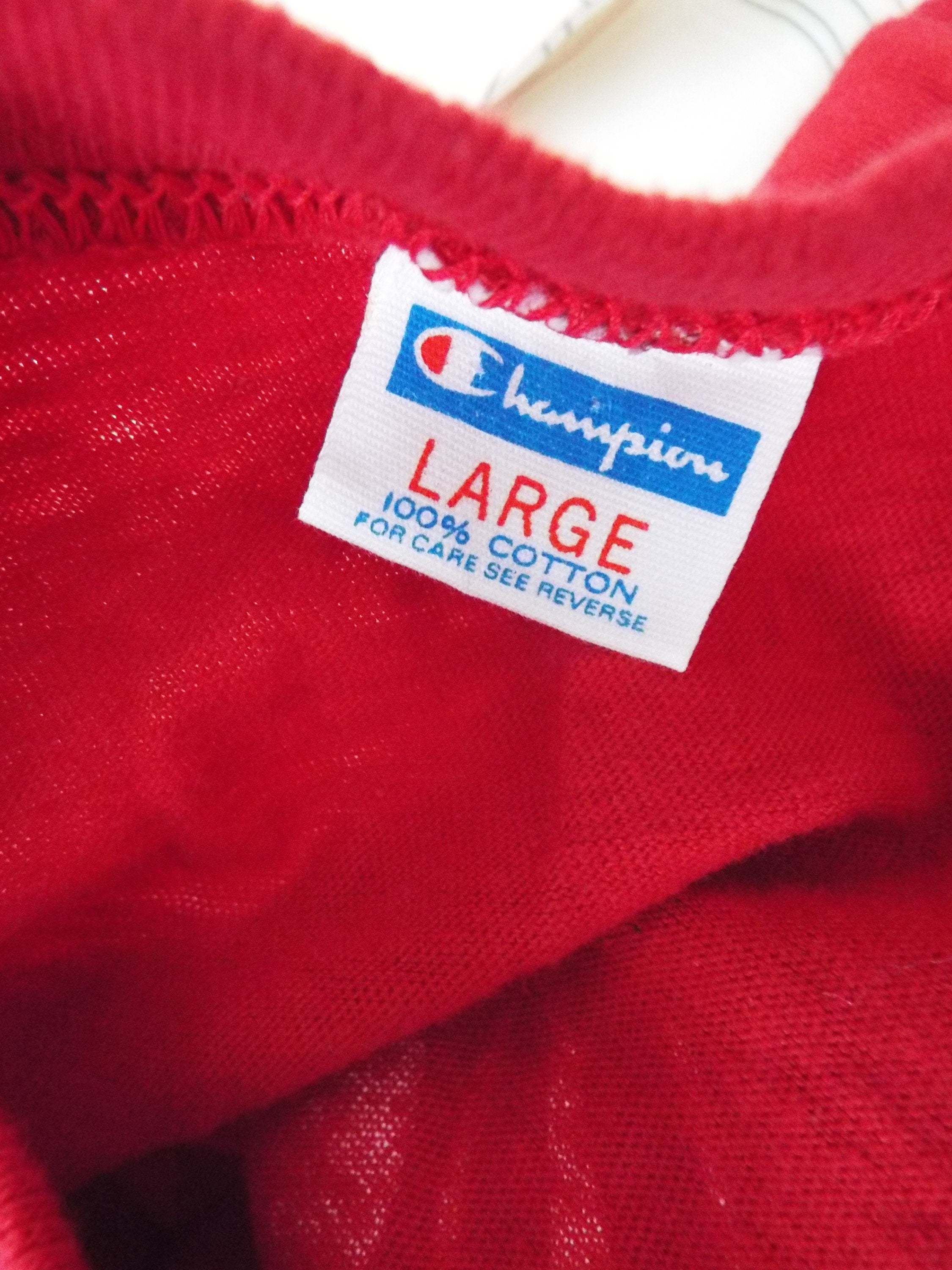 Vintage La Rose Rouge T-Shirt by Champions | Shop THRILLING Vintage La Rose Rouge T-Shirt by Champions | Shop THRILLING