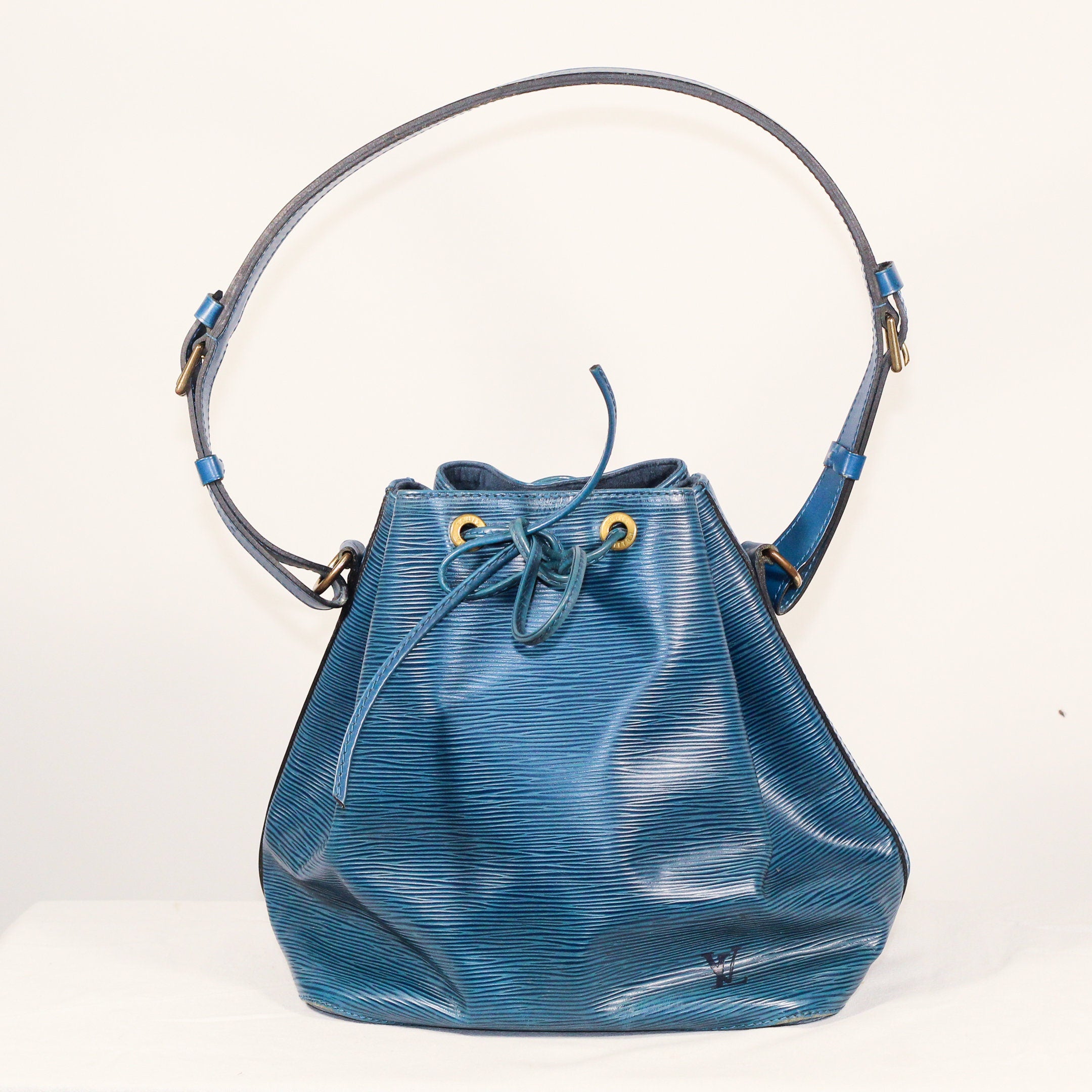 Vintage 90s Louis Vuitton Epi Leather Petit Noé Cyan Bucket Bag by