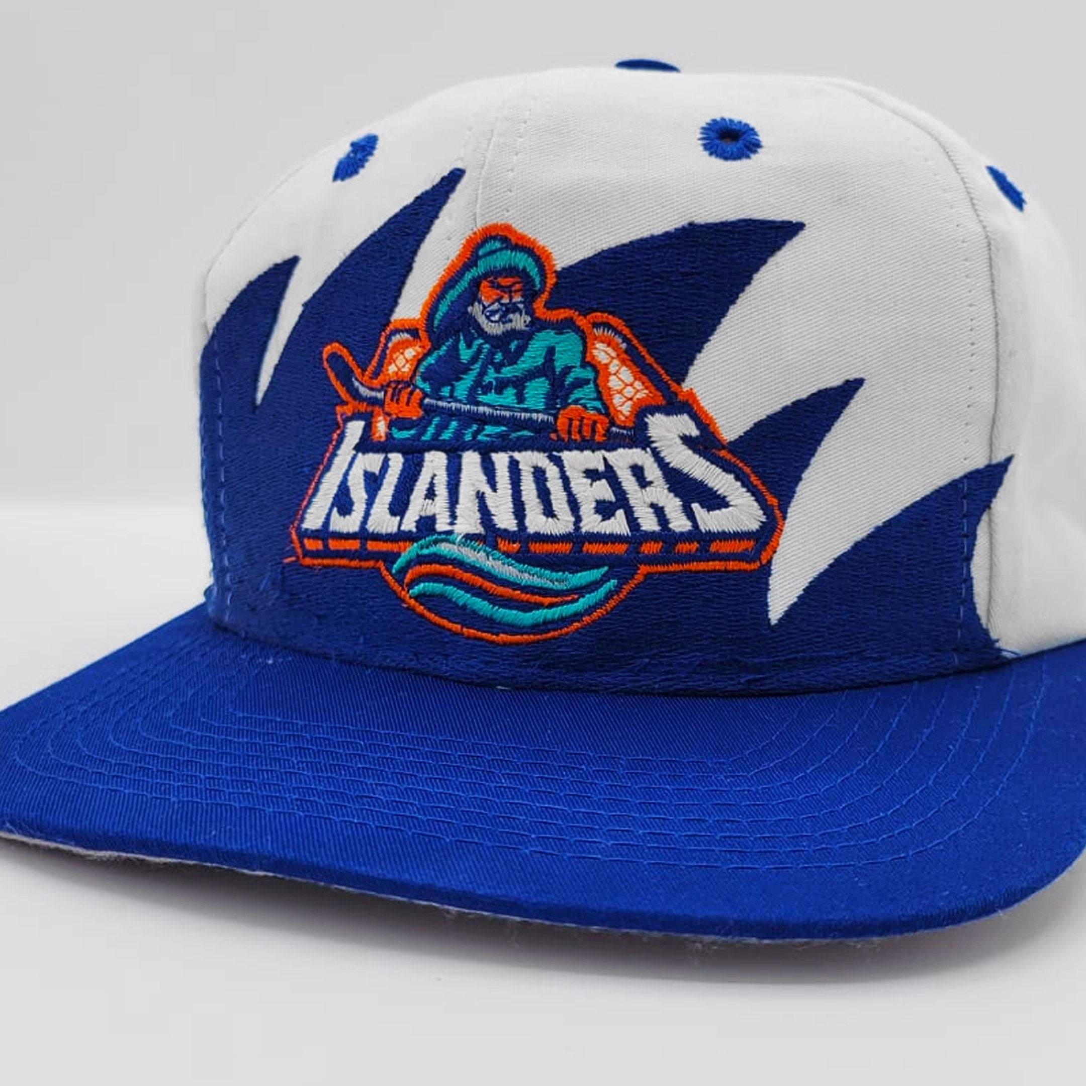 New York Islanders Vintage 90s Sharktooth Snapback Fisherman Logo Cap