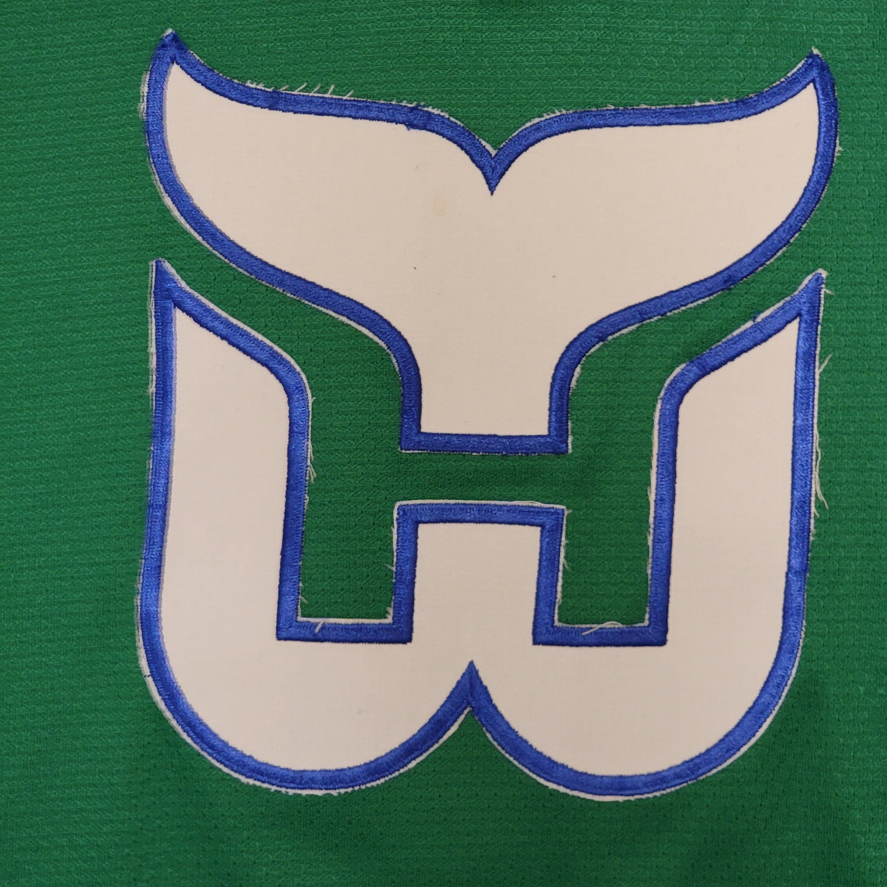 ThingsIBuyForYou Hartford Whalers Vintage CCM Maska Hockey Jersey (M)