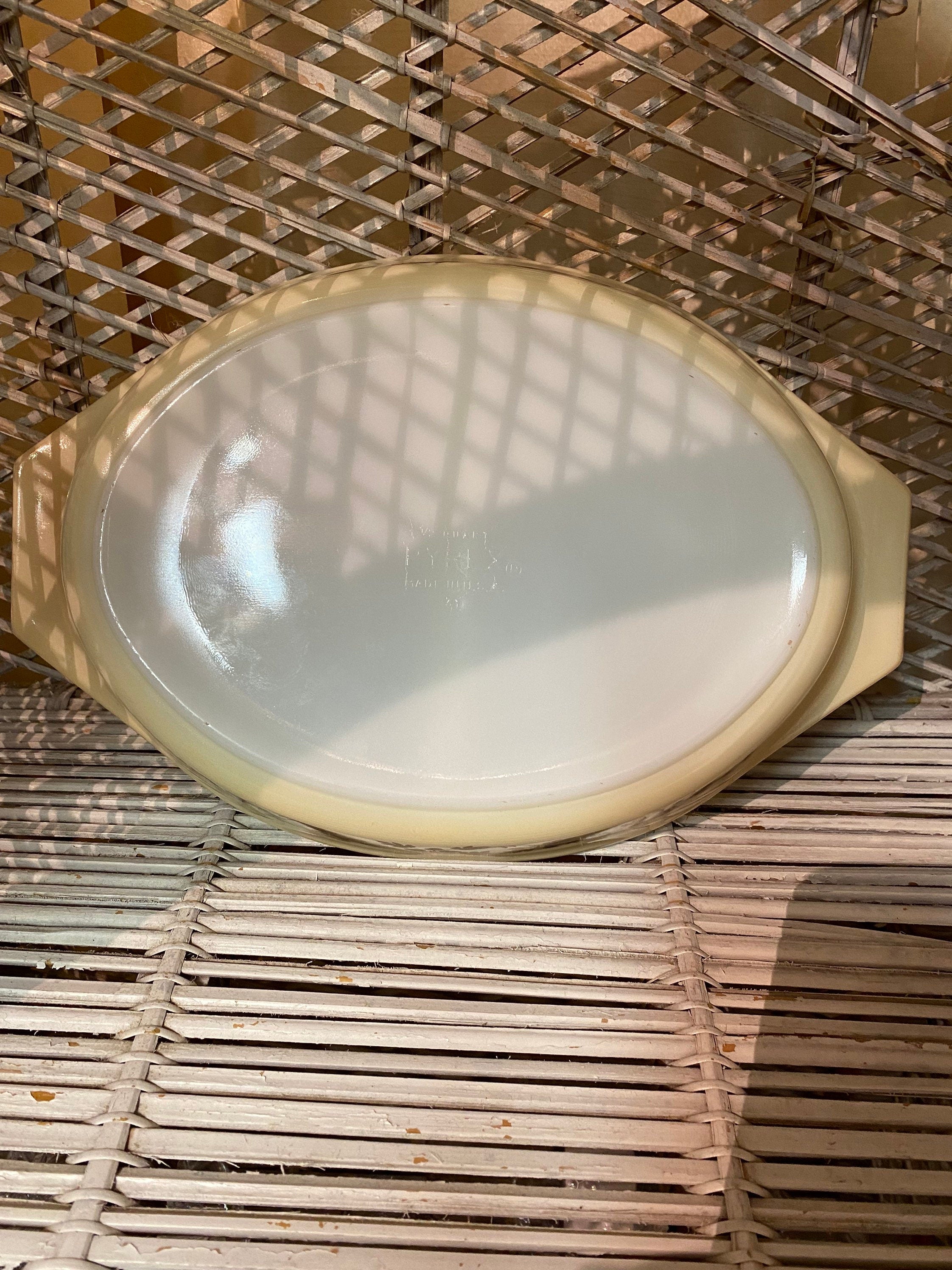 Vintage Pyrex GOLDEN ACORN Divided Casserole Dish Gold Leaf 1-1/2 QT