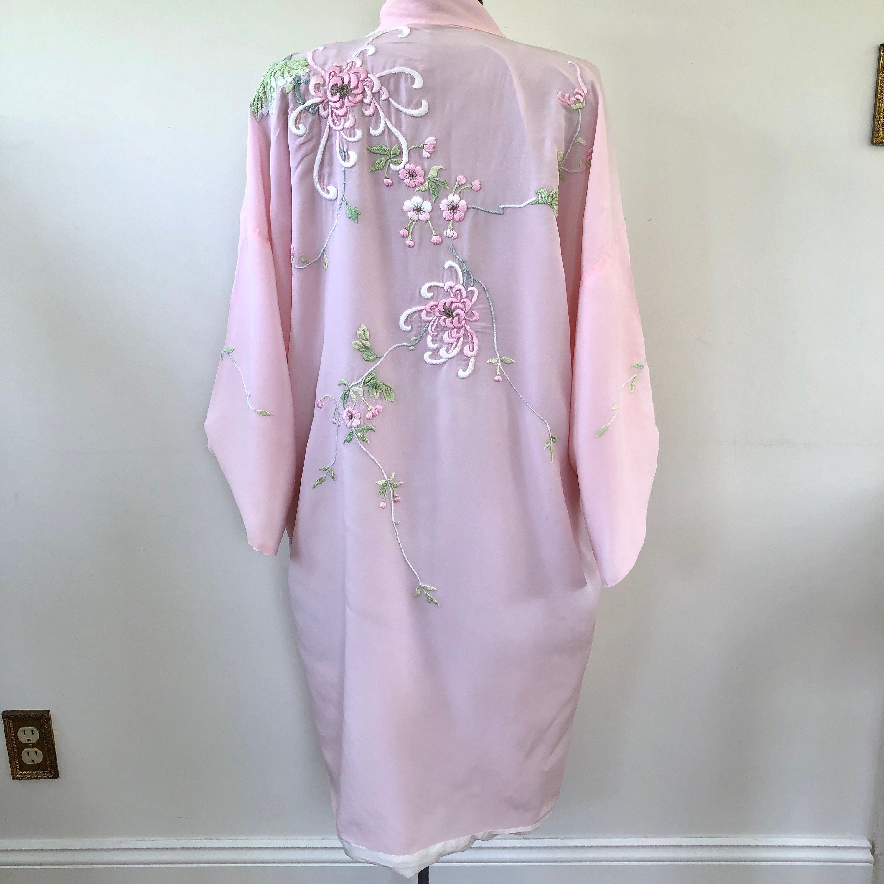 Vintage Robe Dressing Gown Pink with Embroidery Shop THRILLING