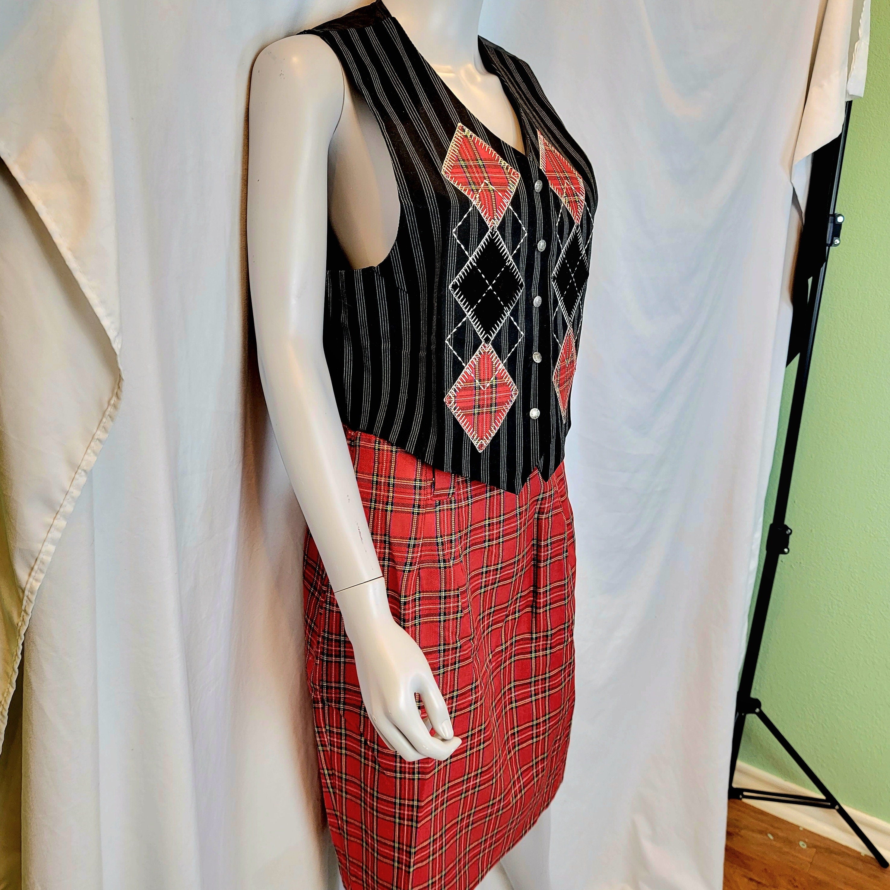 90s red n black stripe 2 piece vest n pant set