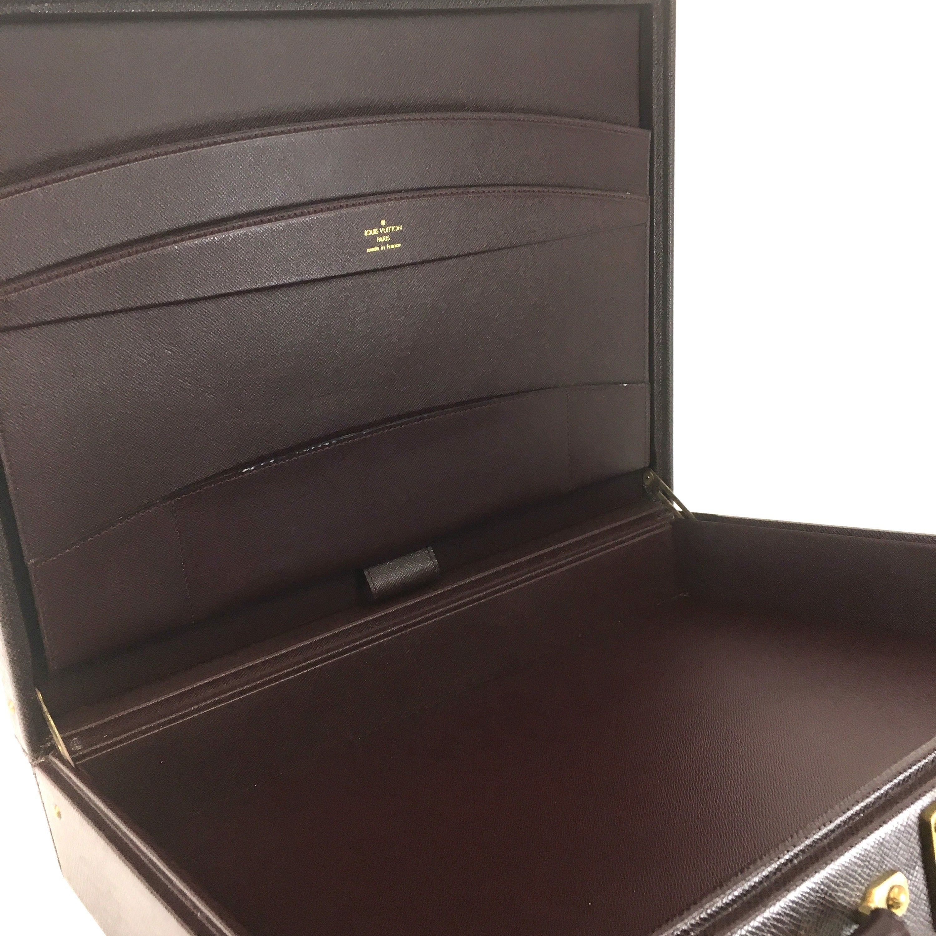 Louis Vuitton LV Taiga Maroon Leather President Classeur Attache