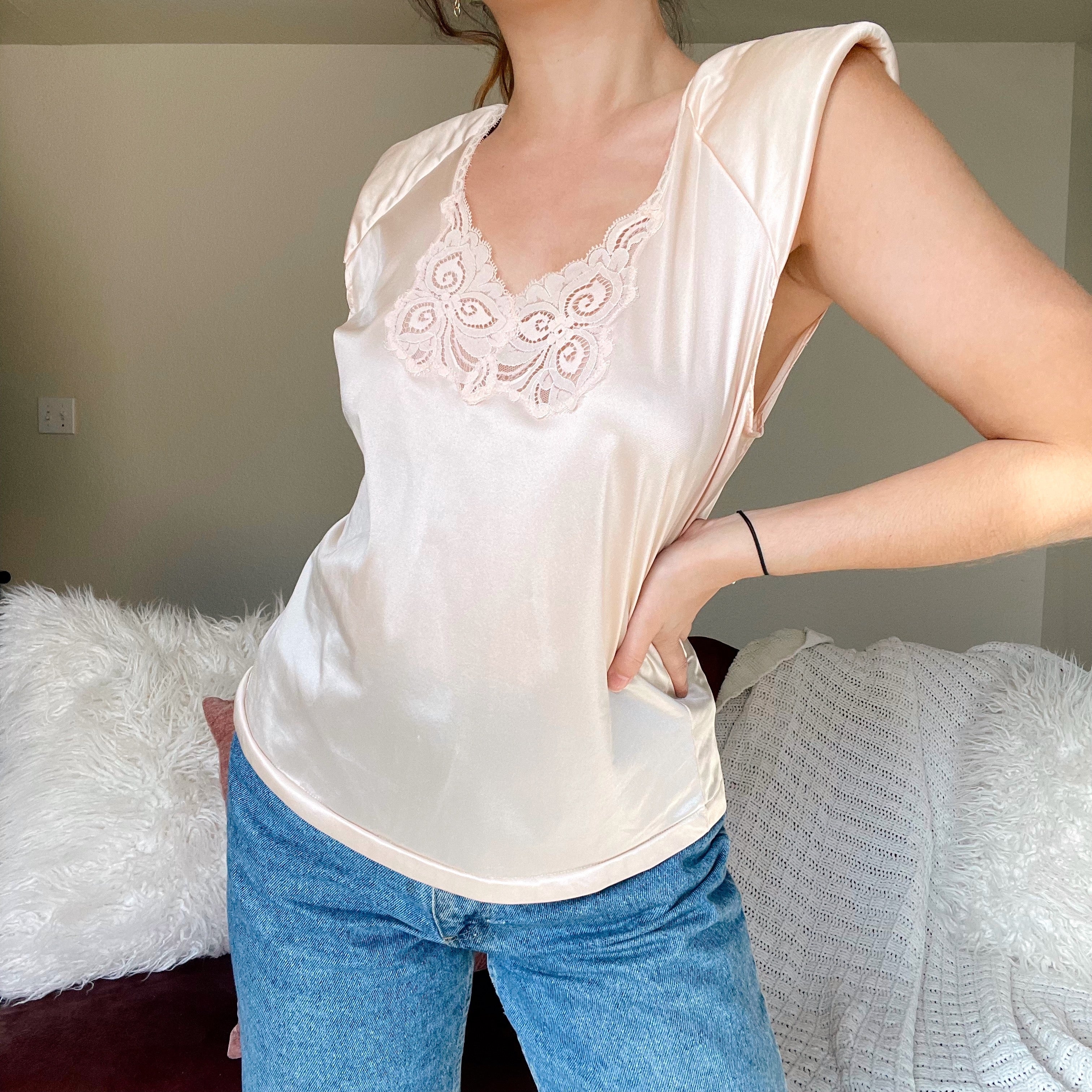 Vintage Bali Sleepwear Intimates Shoulder Pad Lacey Top by Bali Shop