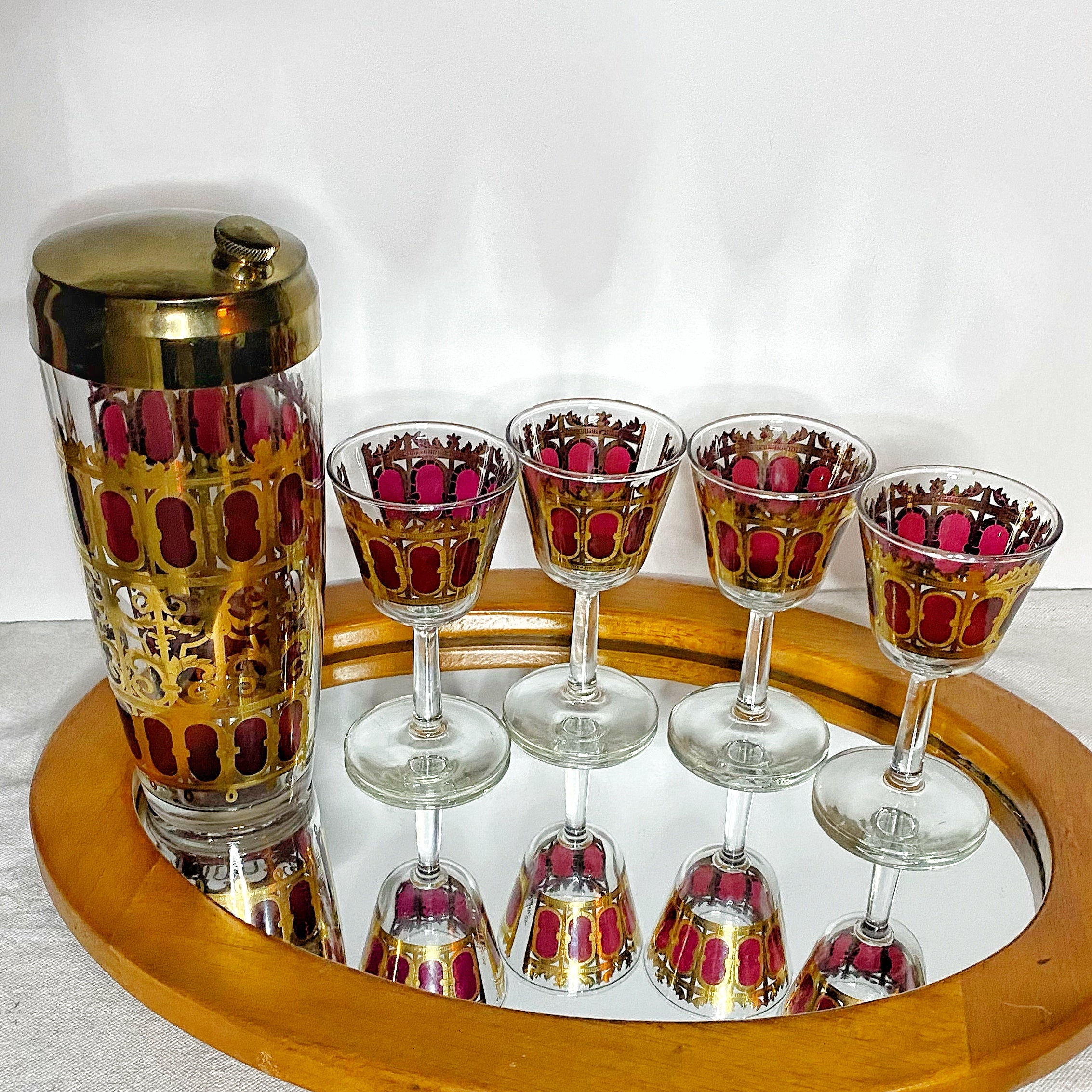 VOX Vodka Etched 5” Footed Martini Cocktail Glasses Set Of 4 Barware Man  cave