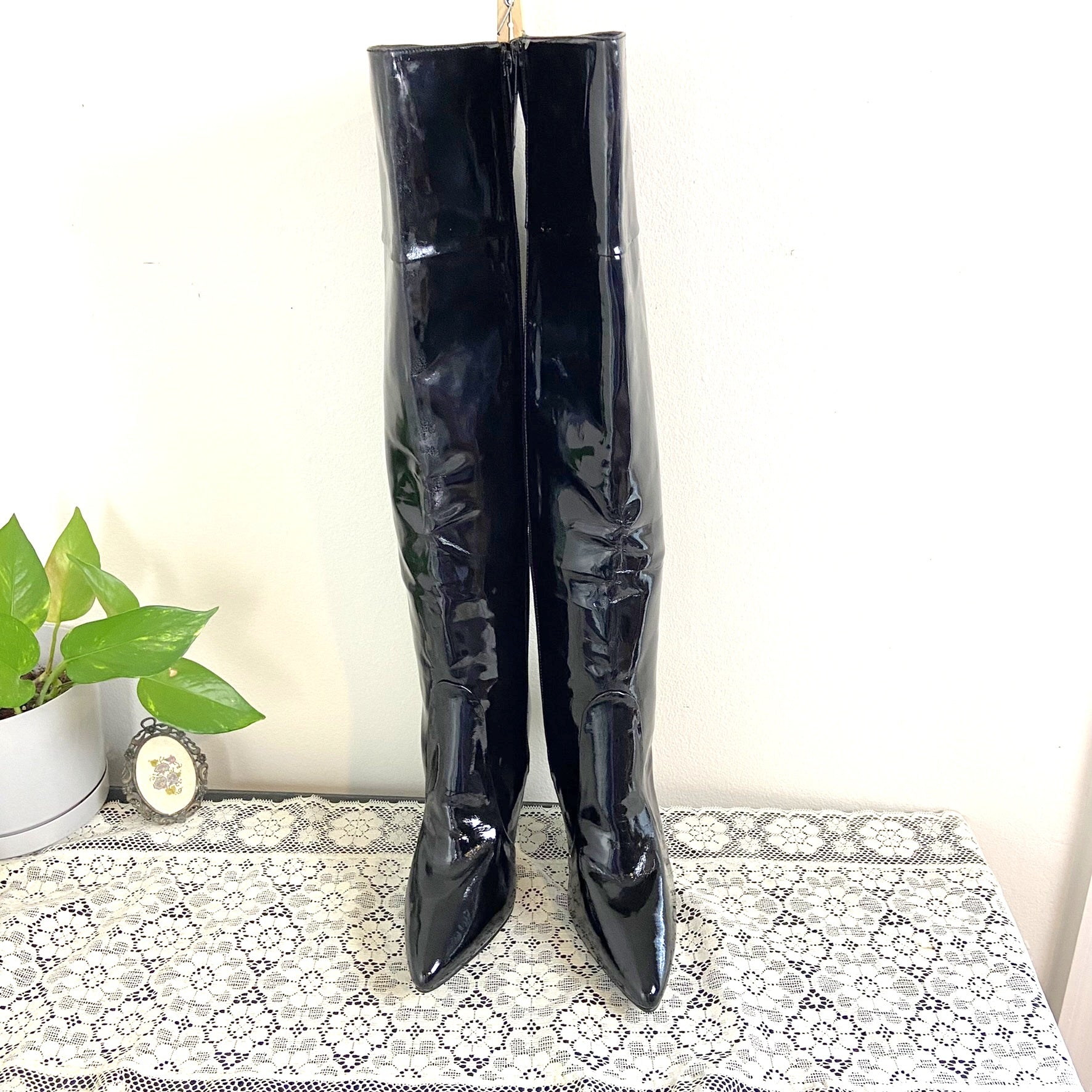 Fredericks of hollywood 2024 thigh high boots