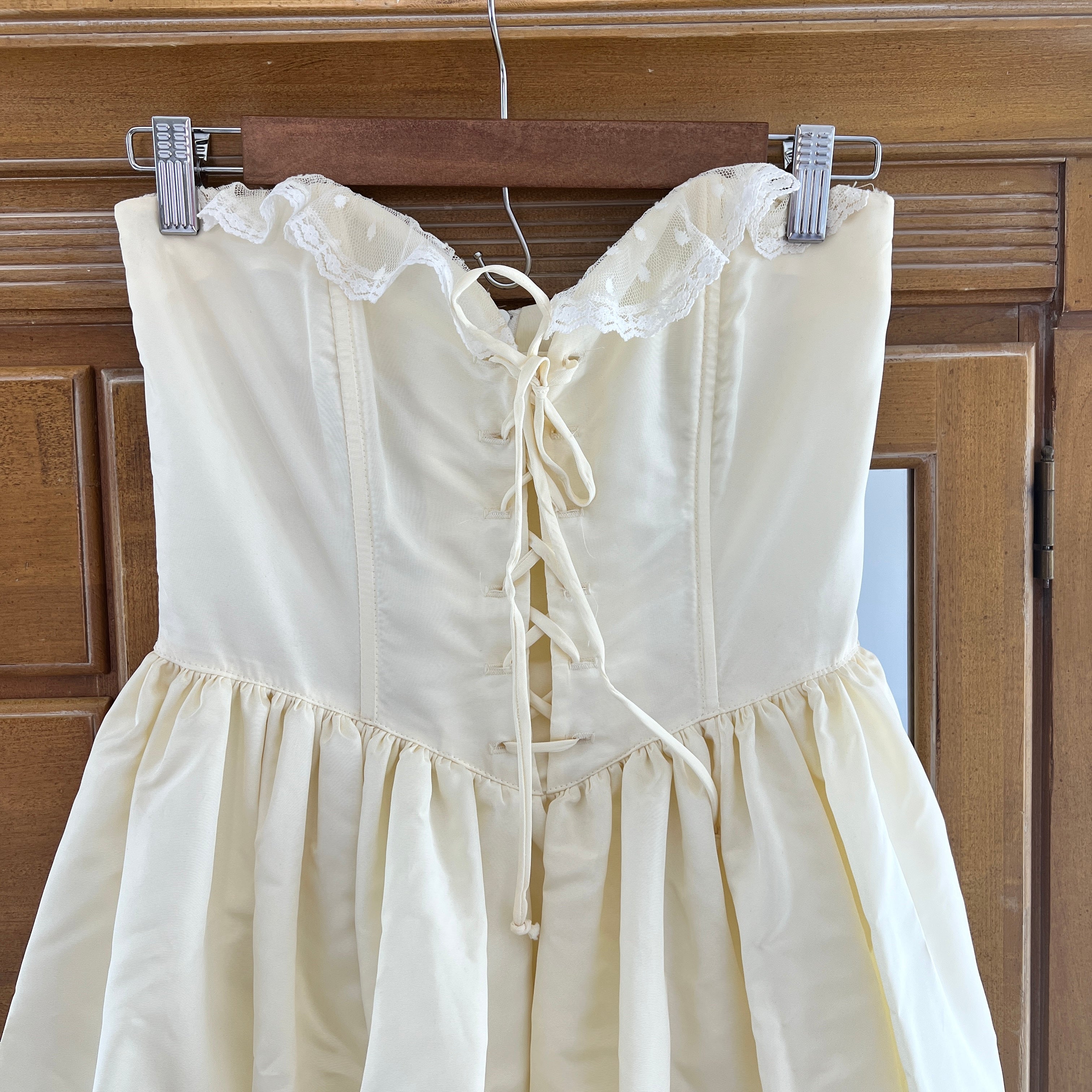 Vintage 70s Corset Fit And Flare Dress By Gunne Sax