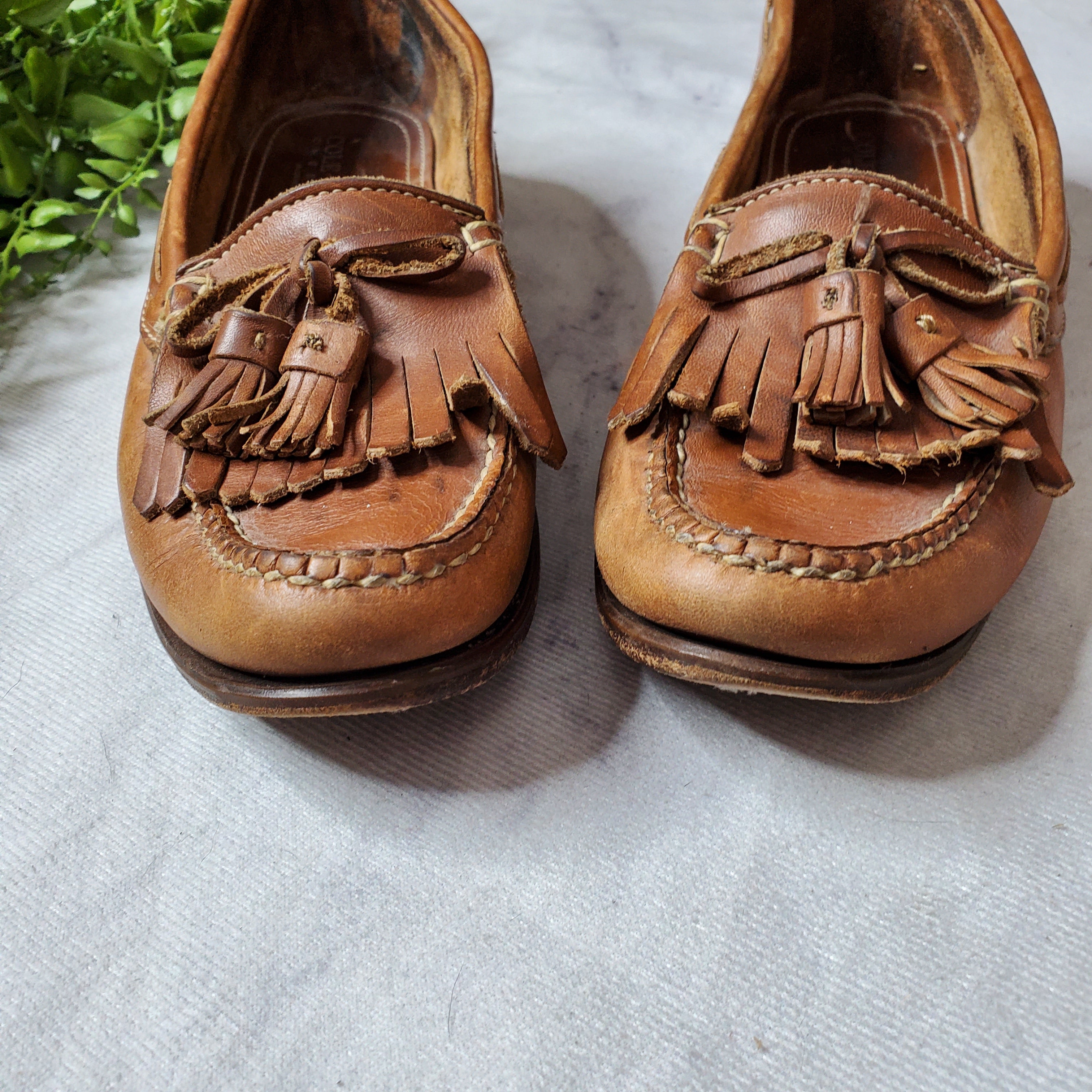 Pigottee, Men's brown leather Moccasins with Tassels