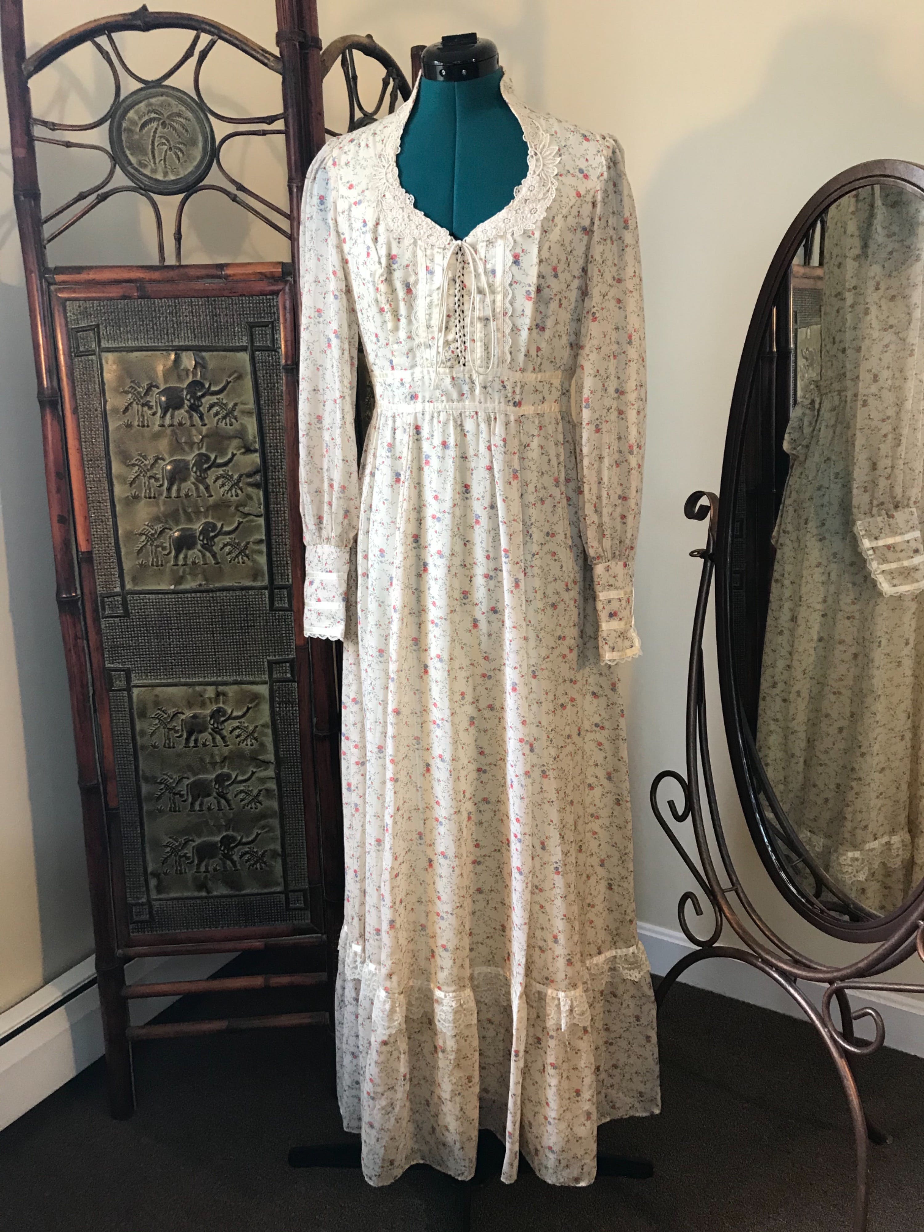 Vintage 70's Floral Print Prairie Maxi Dress by Gunne Sax by Gunne Sax ...