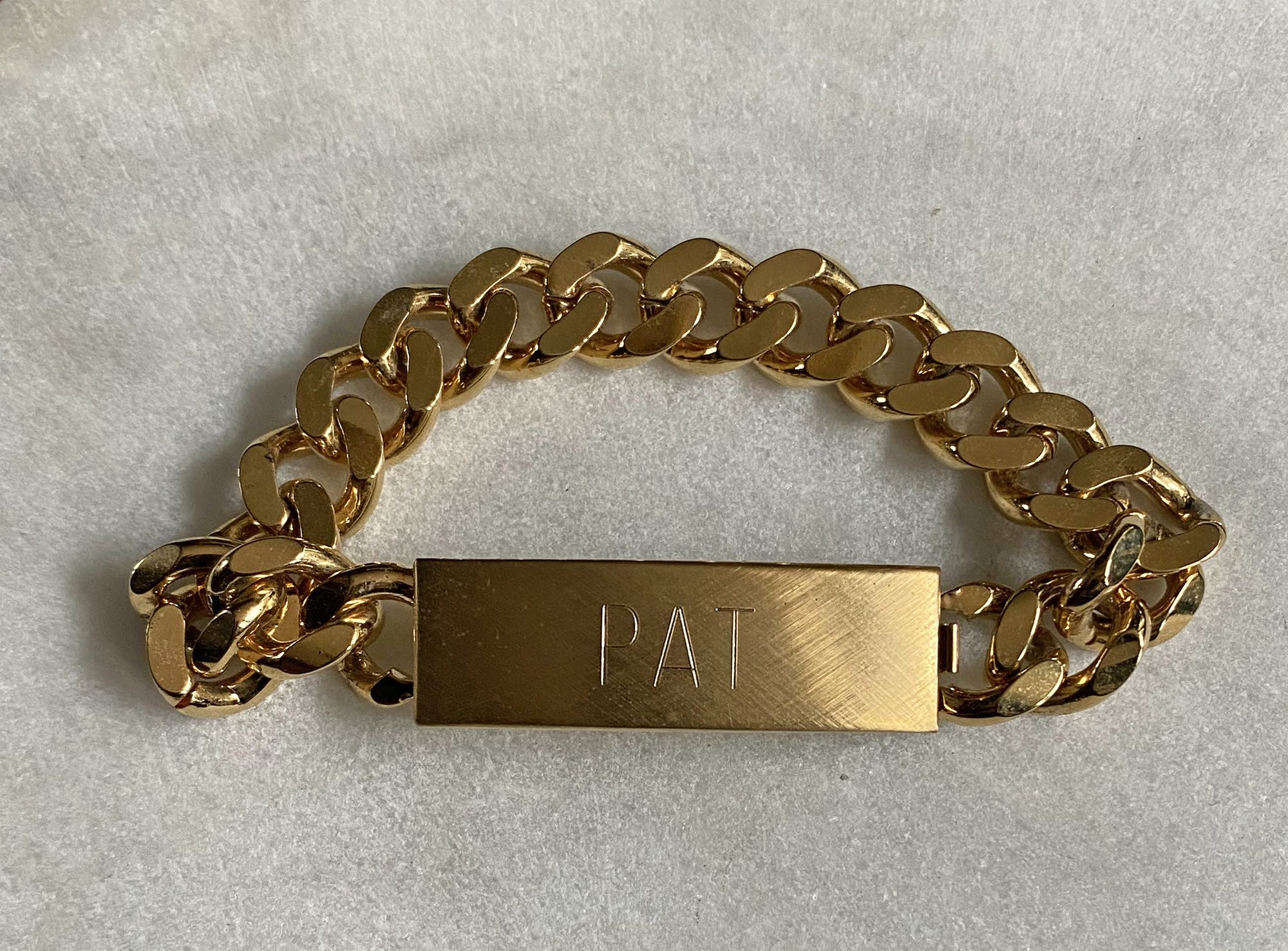 Bob Name Engraved Mens Bracelet Gold Tone Monogram Chain Robert