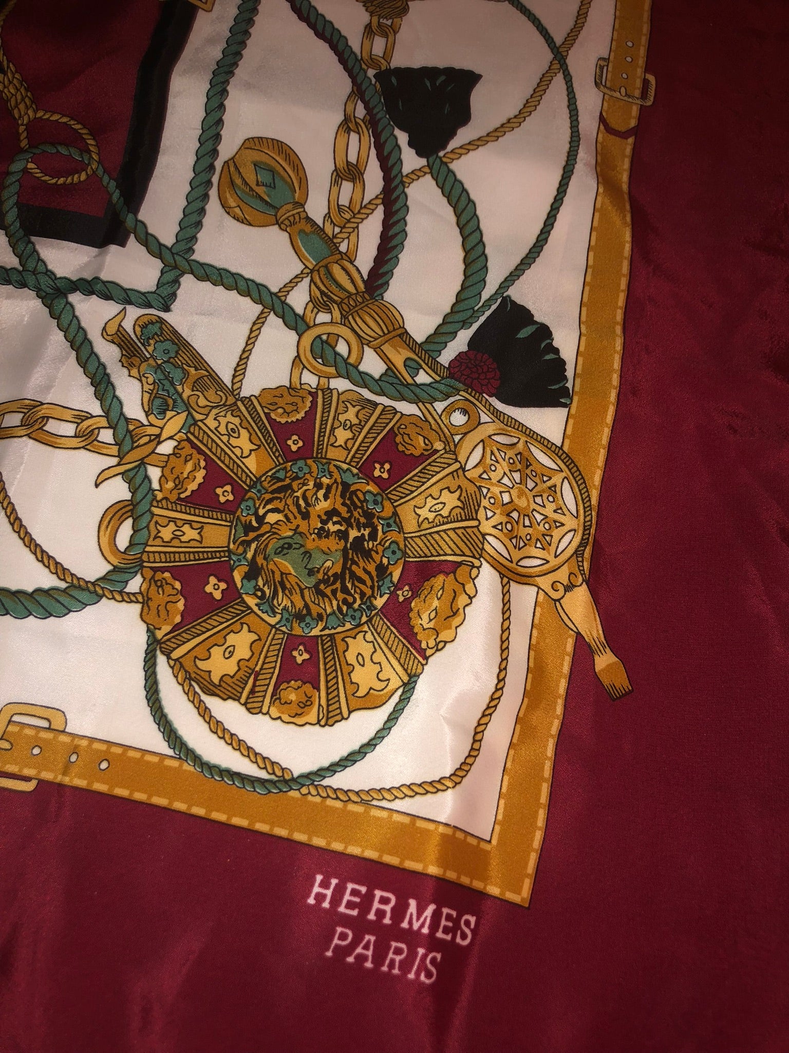 Vintage Hermès Scarves - 1,252 For Sale at 1stDibs
