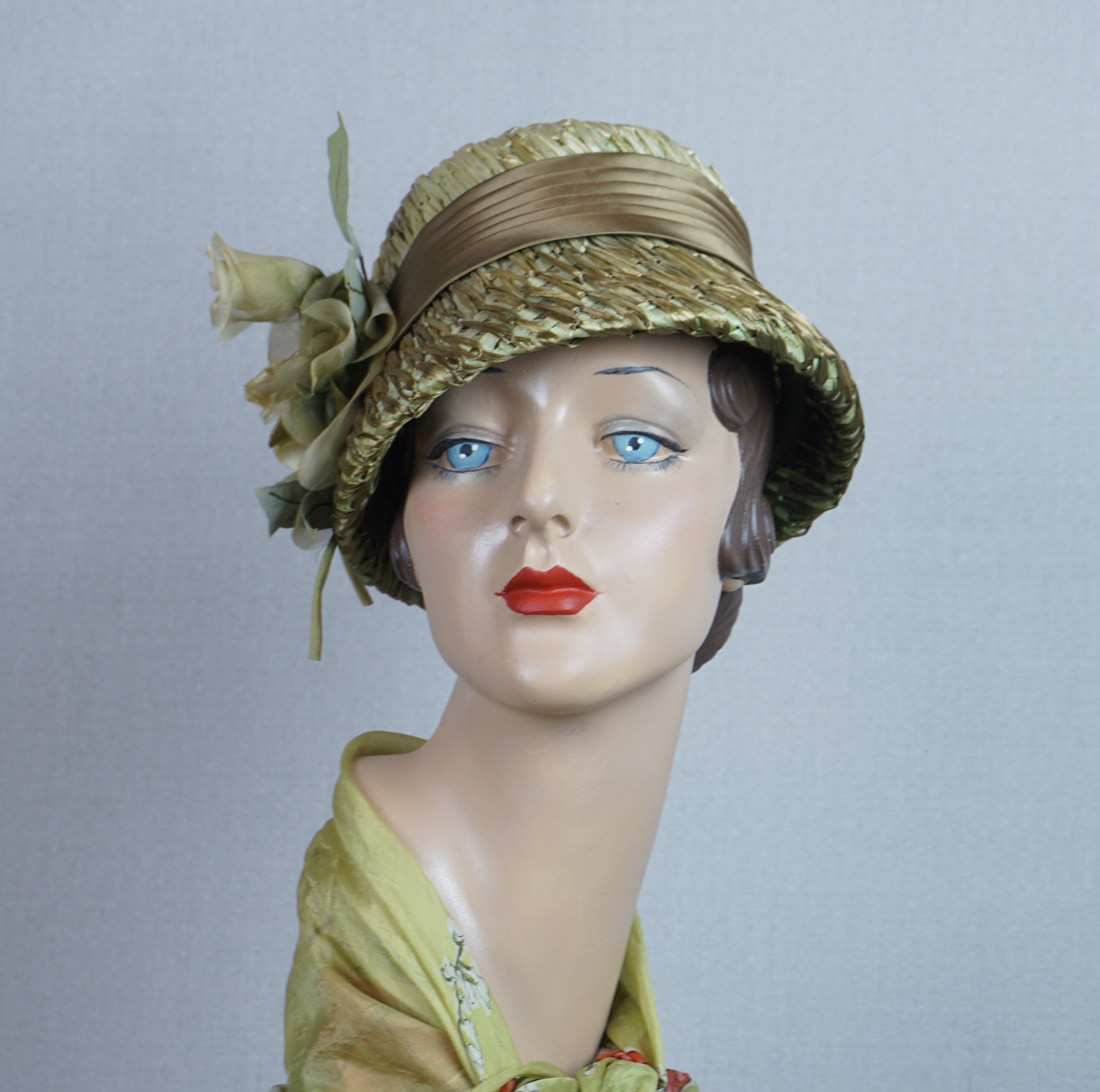 Vintage 60s Green Raffia Straw Bucket Hat With Silk Rose Shop THRILLING