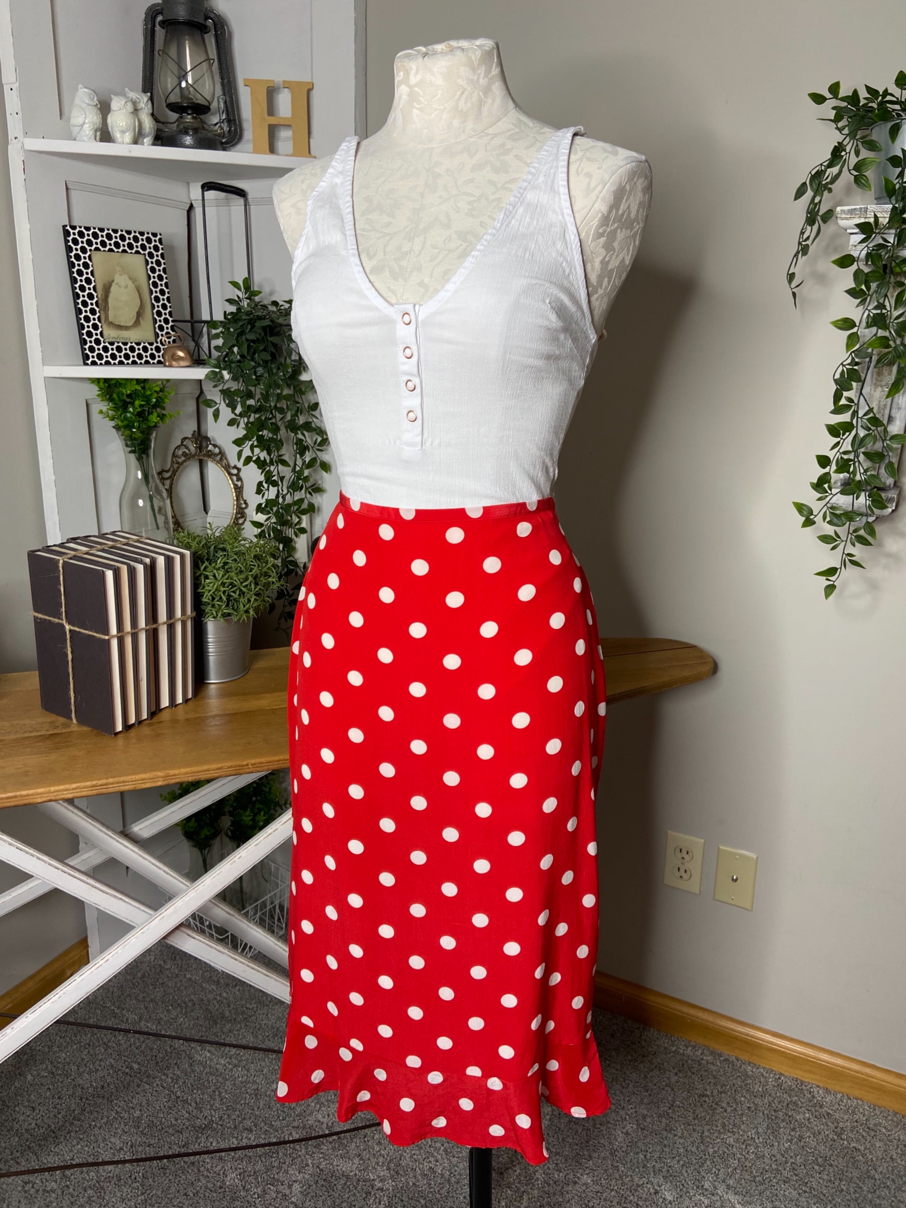 vintage-red-and-white-polka-dot-skirt-with-ruffle-hem-by-outfit-by-jpr