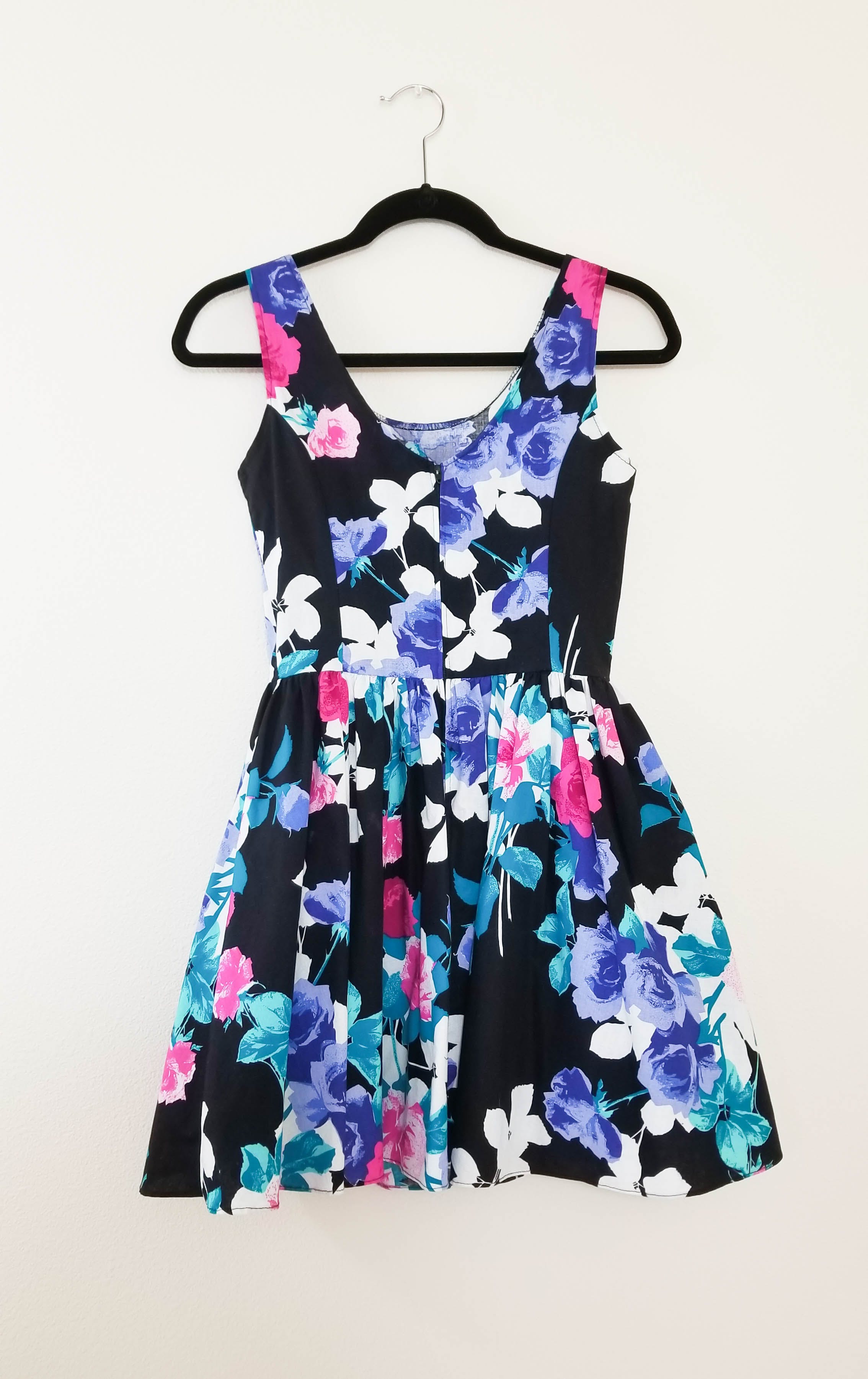 Retro 80's Inspired Floral Print Sequin Short Sleeve Stretch Mini Dress