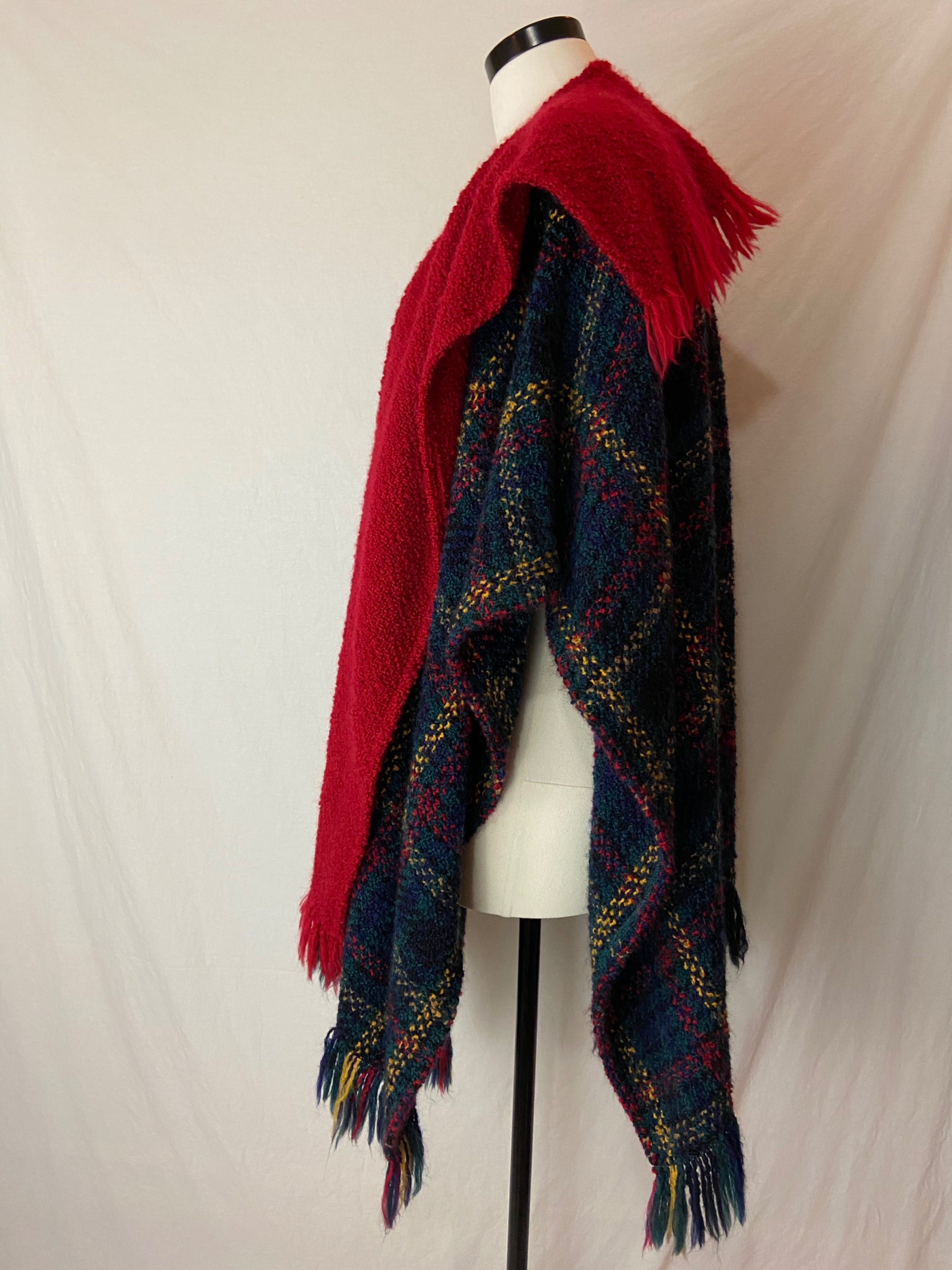 VINTAGE 80s BOYNE VALLEY WEAVERS HANDMADE TARTAN PLAID WOOL store FRINGED SHAWL CAPE