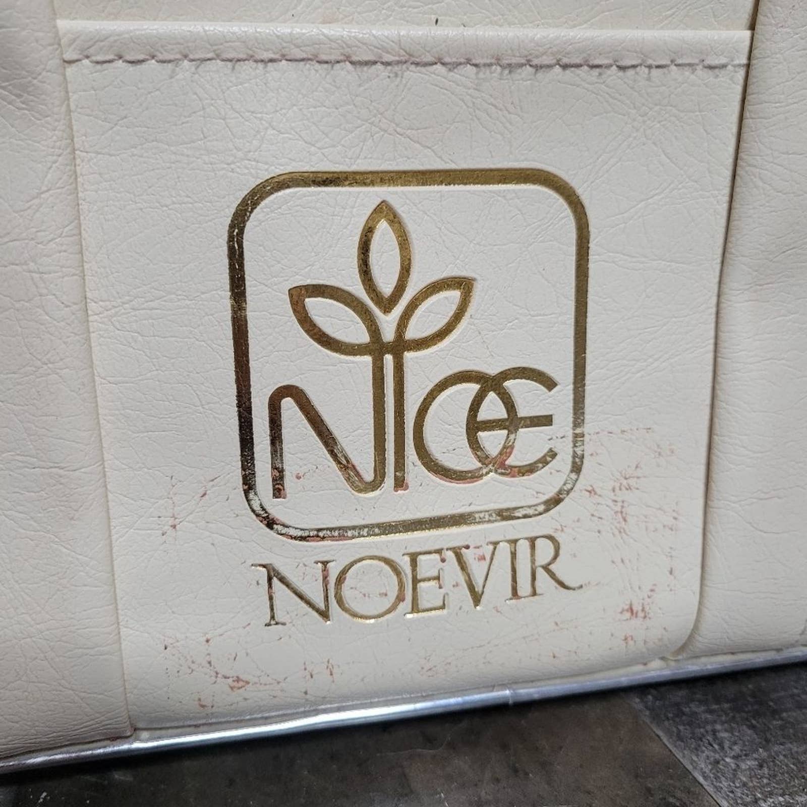 Vintage Noevir outlet Consultant Case