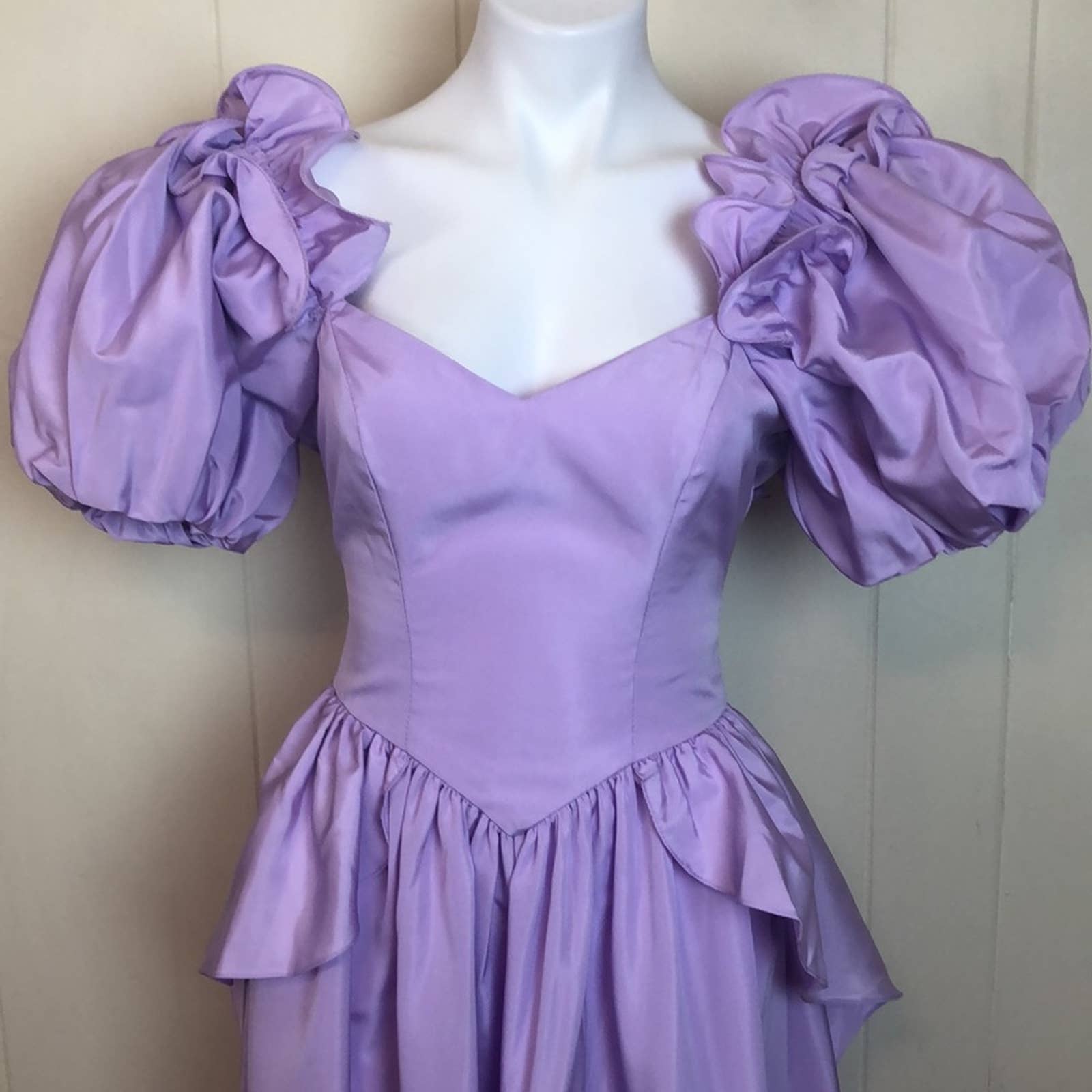 89s prom dress 12 '80s and '90s Prom Dresses From TV And Movies That I Never Want To Forget