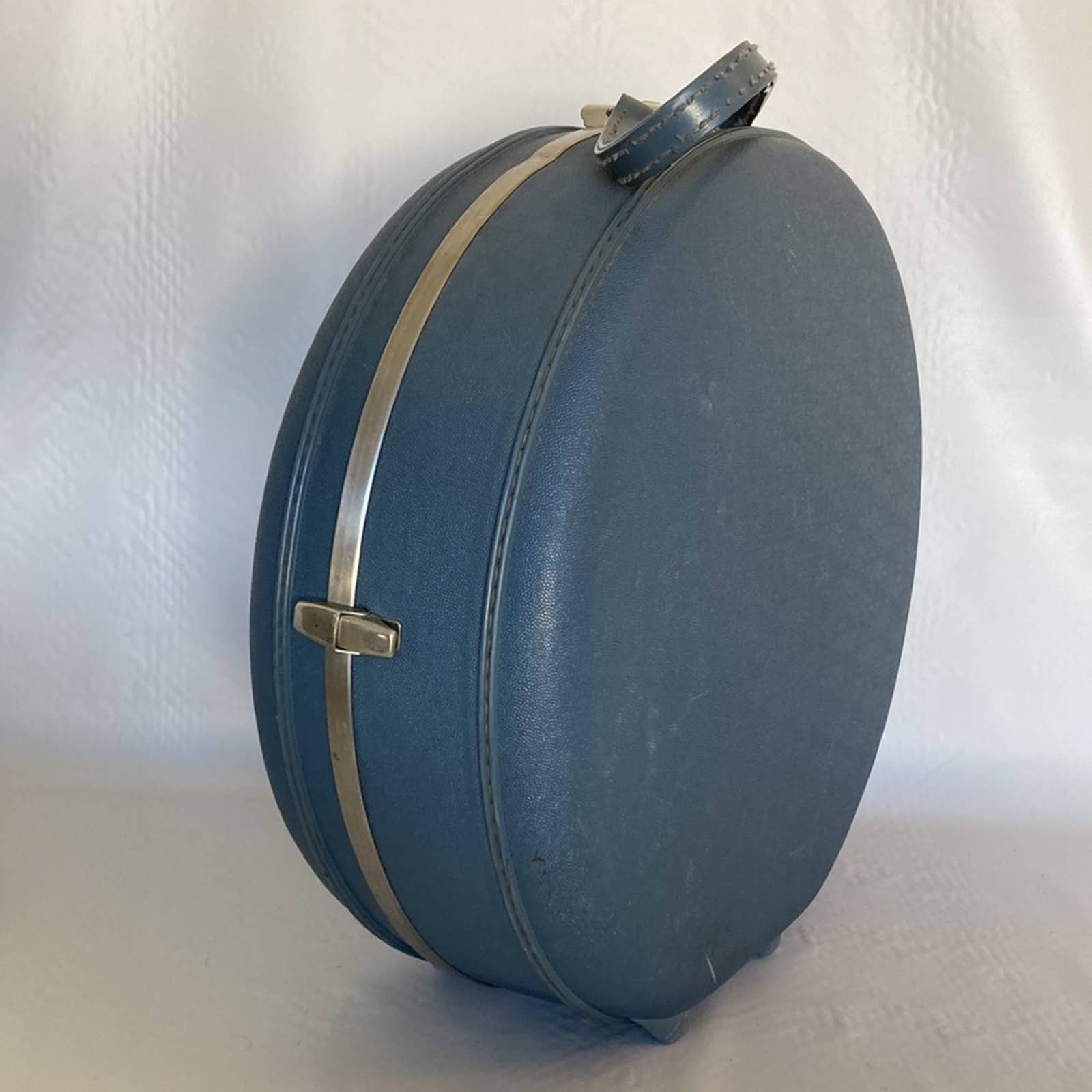 Vtg 16" American Tourister Tri-Taper Round Hat Box Case Luggage  Suitcase 1 key