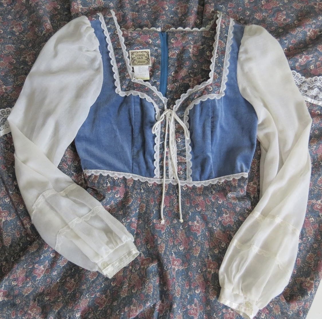 Swan Song Vintage - Curated Collection of Unique Items | Shop THRILLING