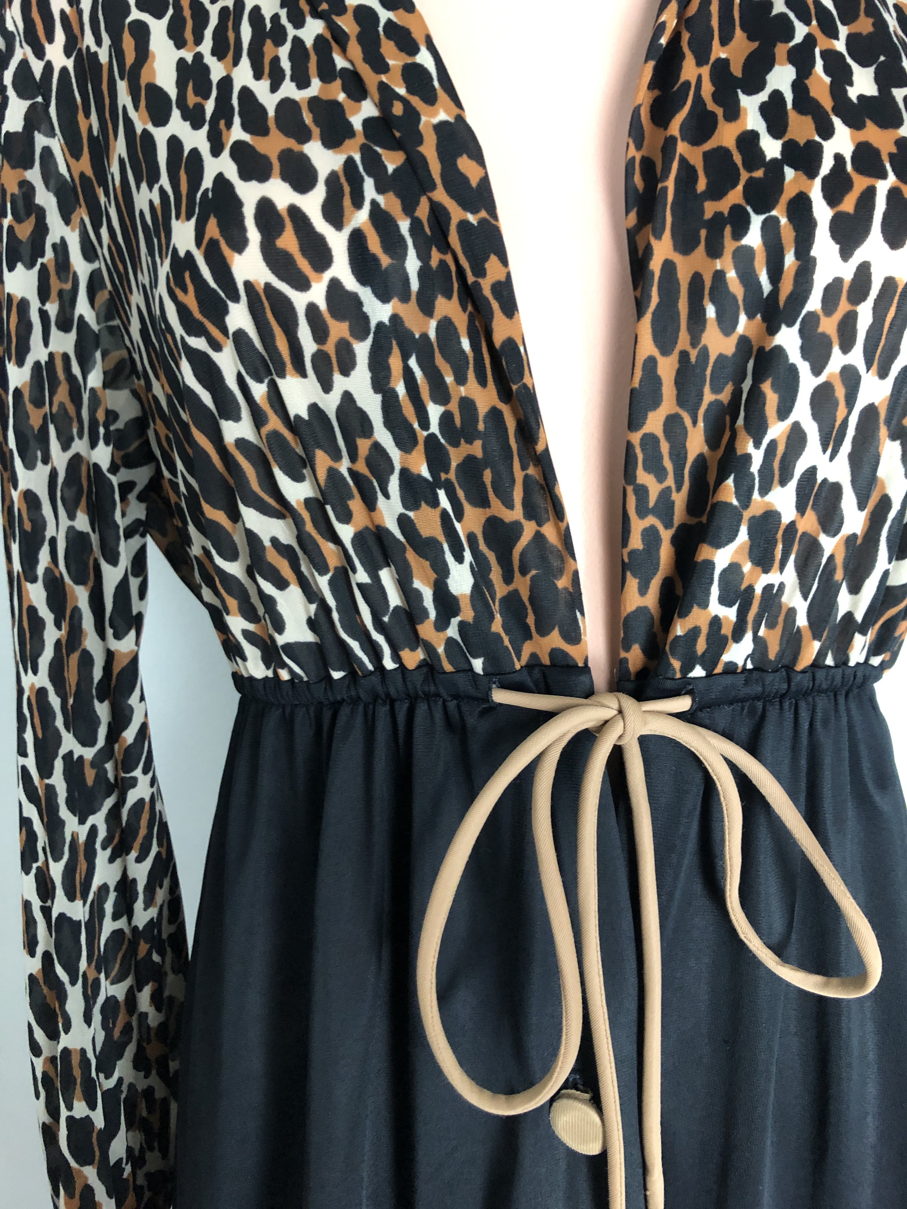 Vintage 70's Leopard Print House Robe by Vanity Fair | Shop THRILLING