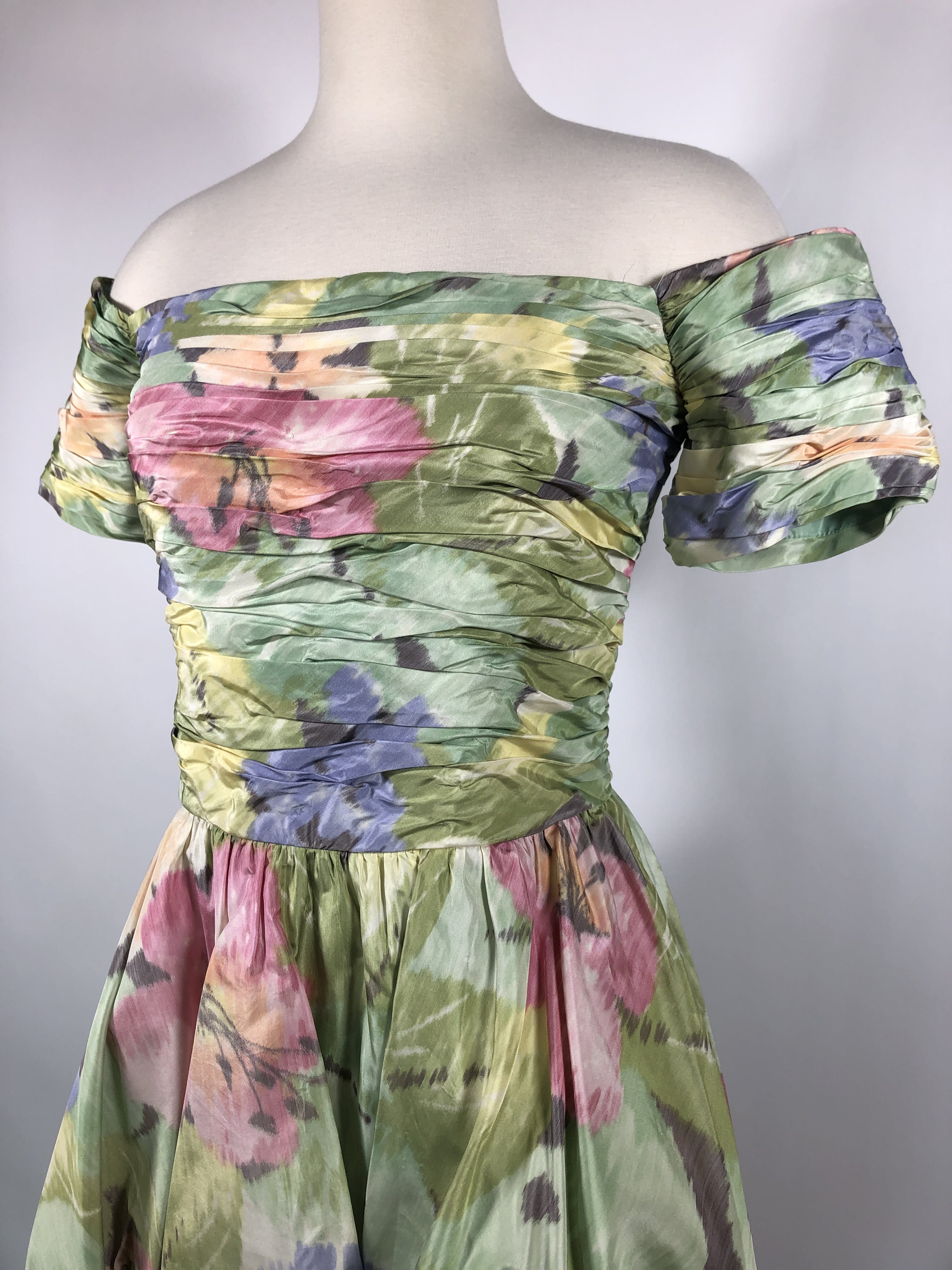 Vintage Graphic Print Bubble Sleeve Dress