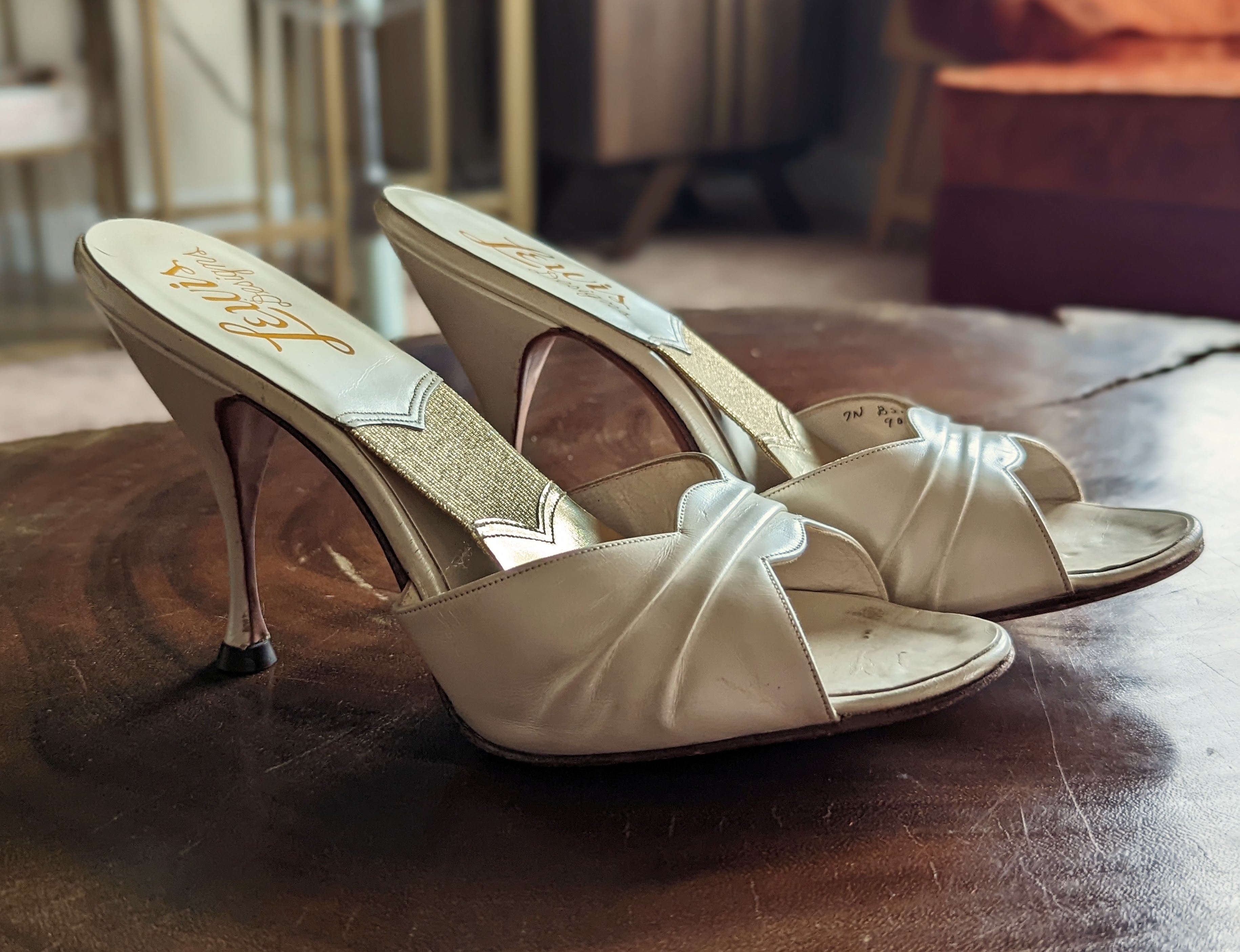 Springolator Mules Vintage 50s Springolator Mule White Leather Shoes by Lewis Designs ...