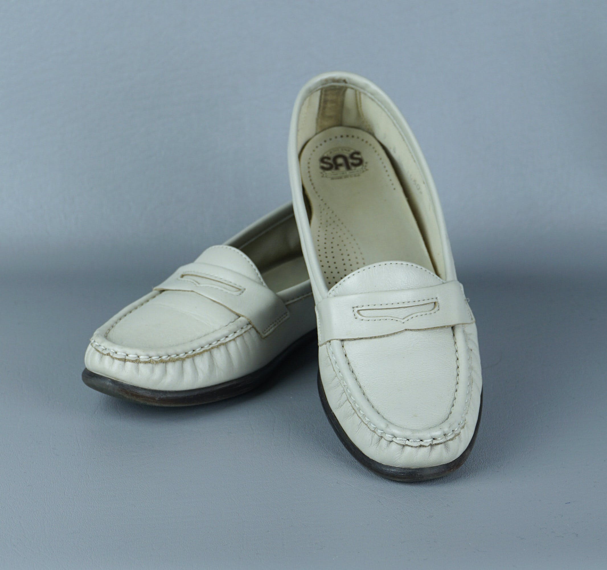 Vintage 90’s Ivory Leather Loafers Shoes by SAS SHOEMAKERS | Shop THRILLING
