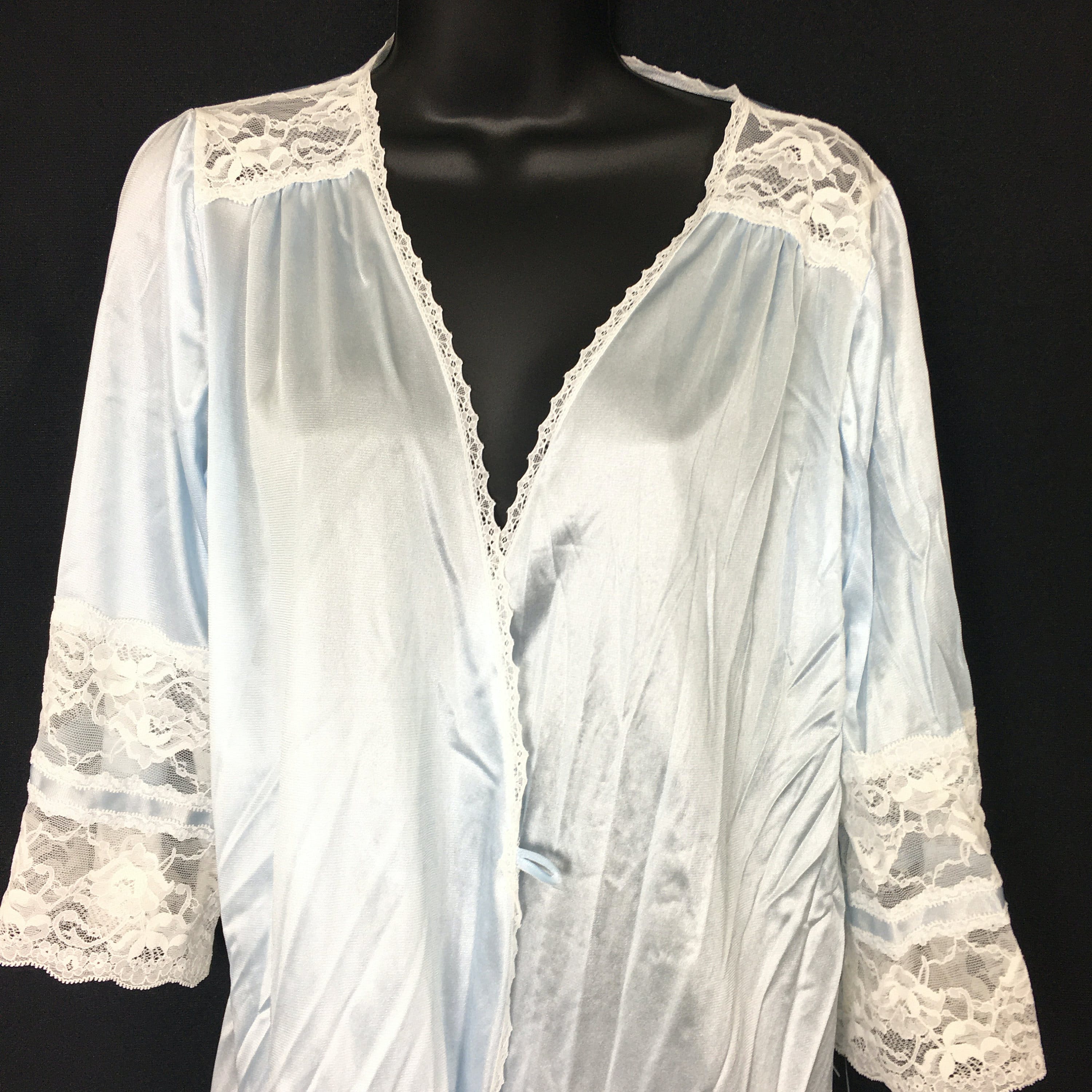 Baby Blue Robe Vintage Baby Blue White Lace Trim Robe by Tessie | Shop THRILLING