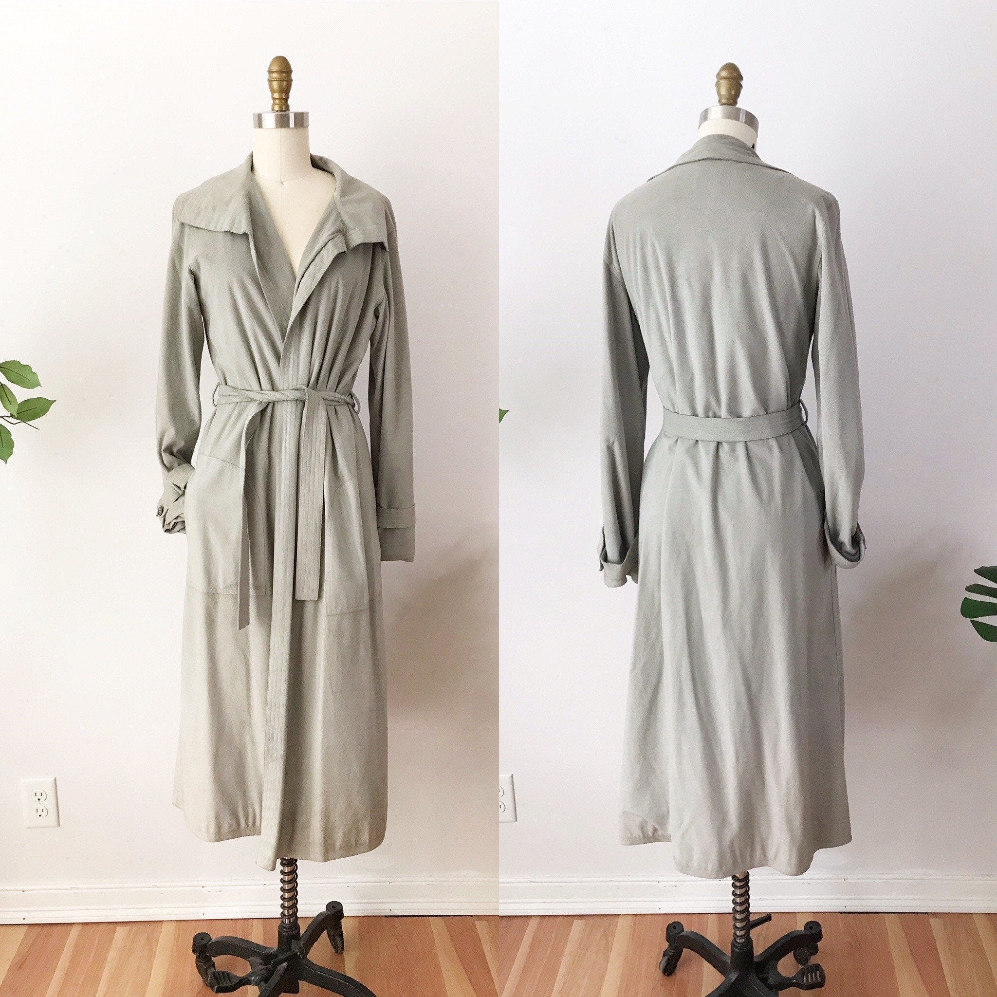 Vintage 70's Minimalist Gray Trench Coat by Ilie Wacs | Shop THRILLING