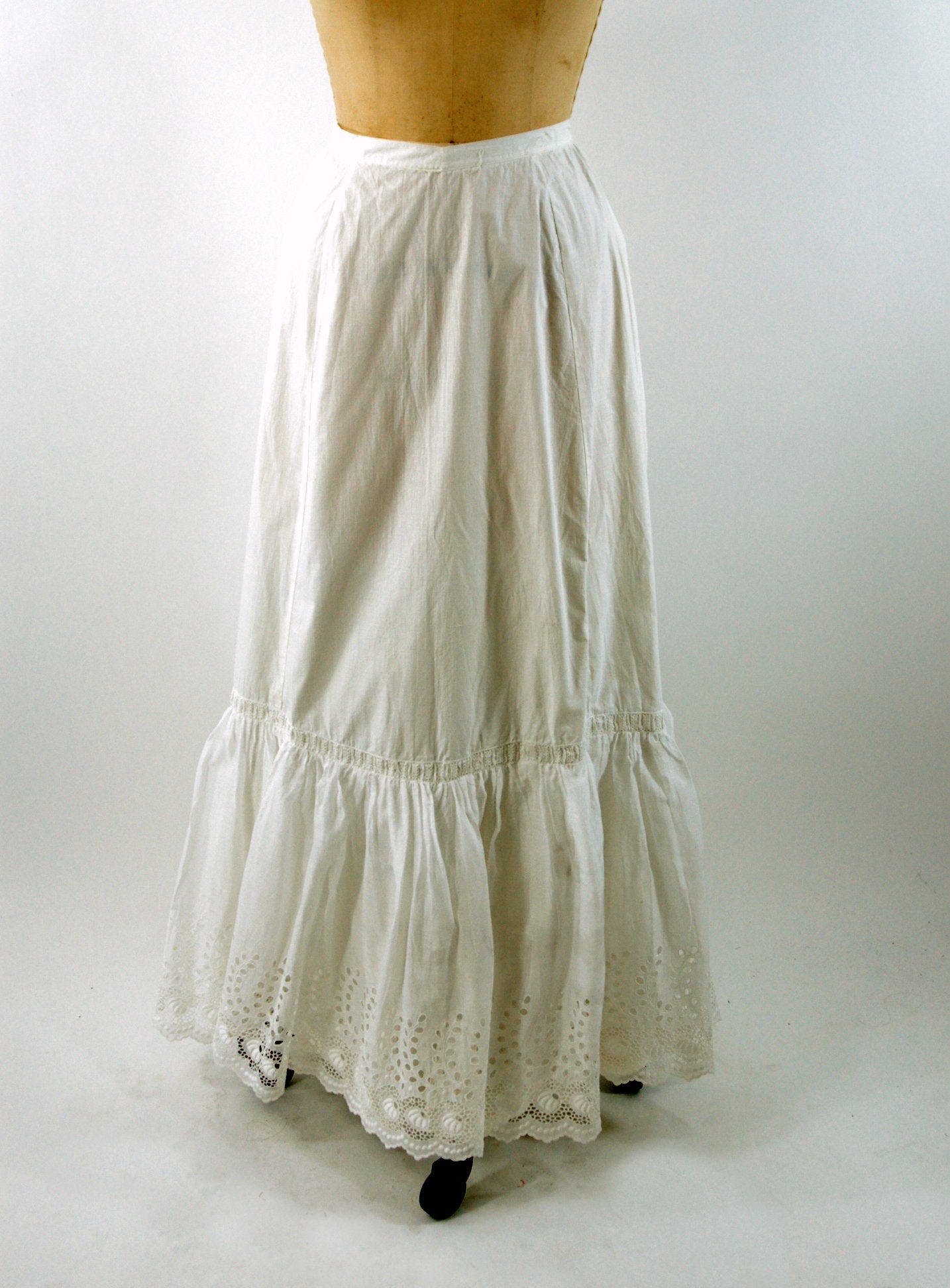 Vintage Edwardian Eyelet Lace Ruffled Hem Petticoat | Shop THRILLING