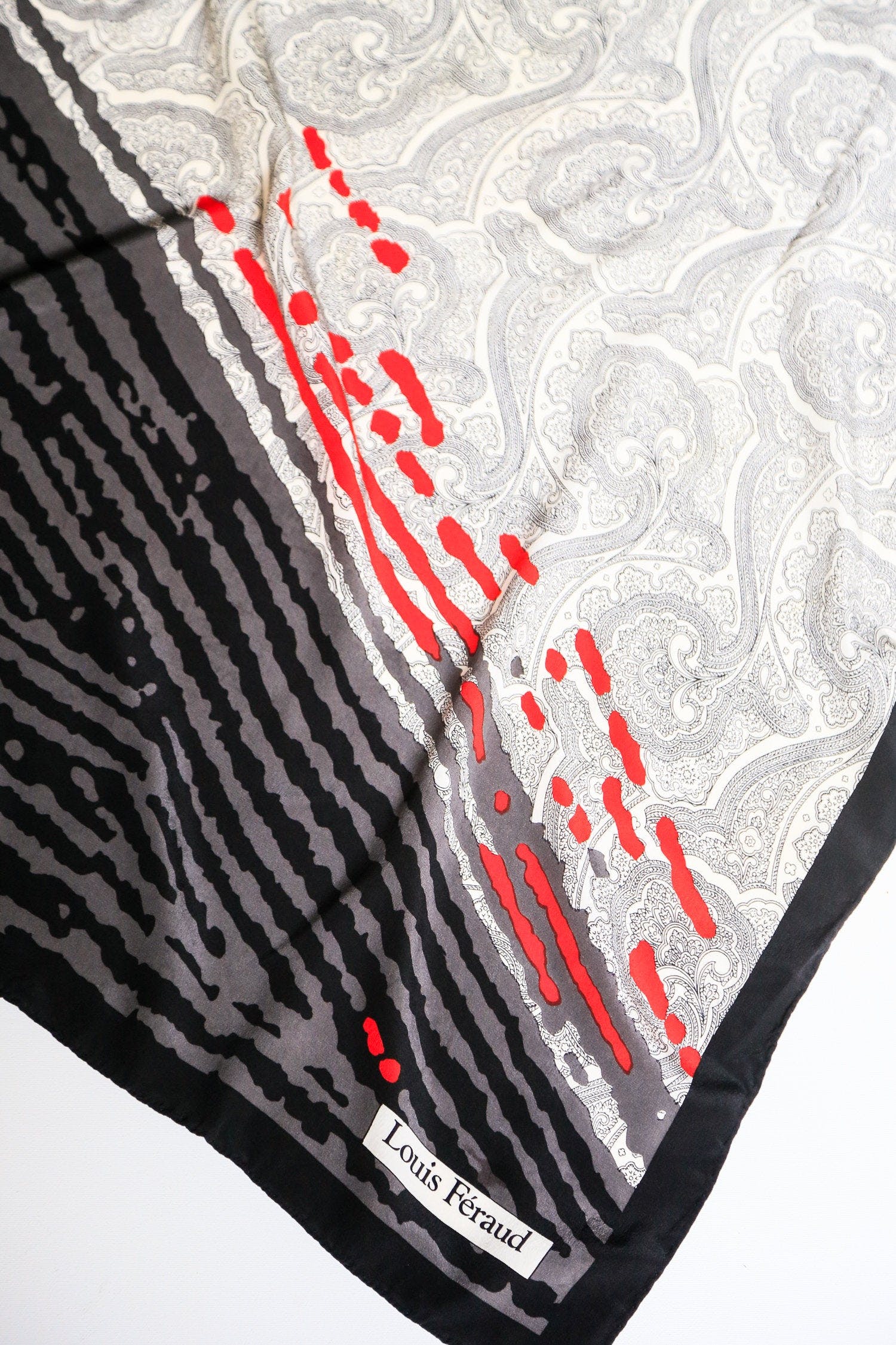 Grand Foulard En Soie Louis Feraud – Multicolore, Style Bandana, Occasion élégante
