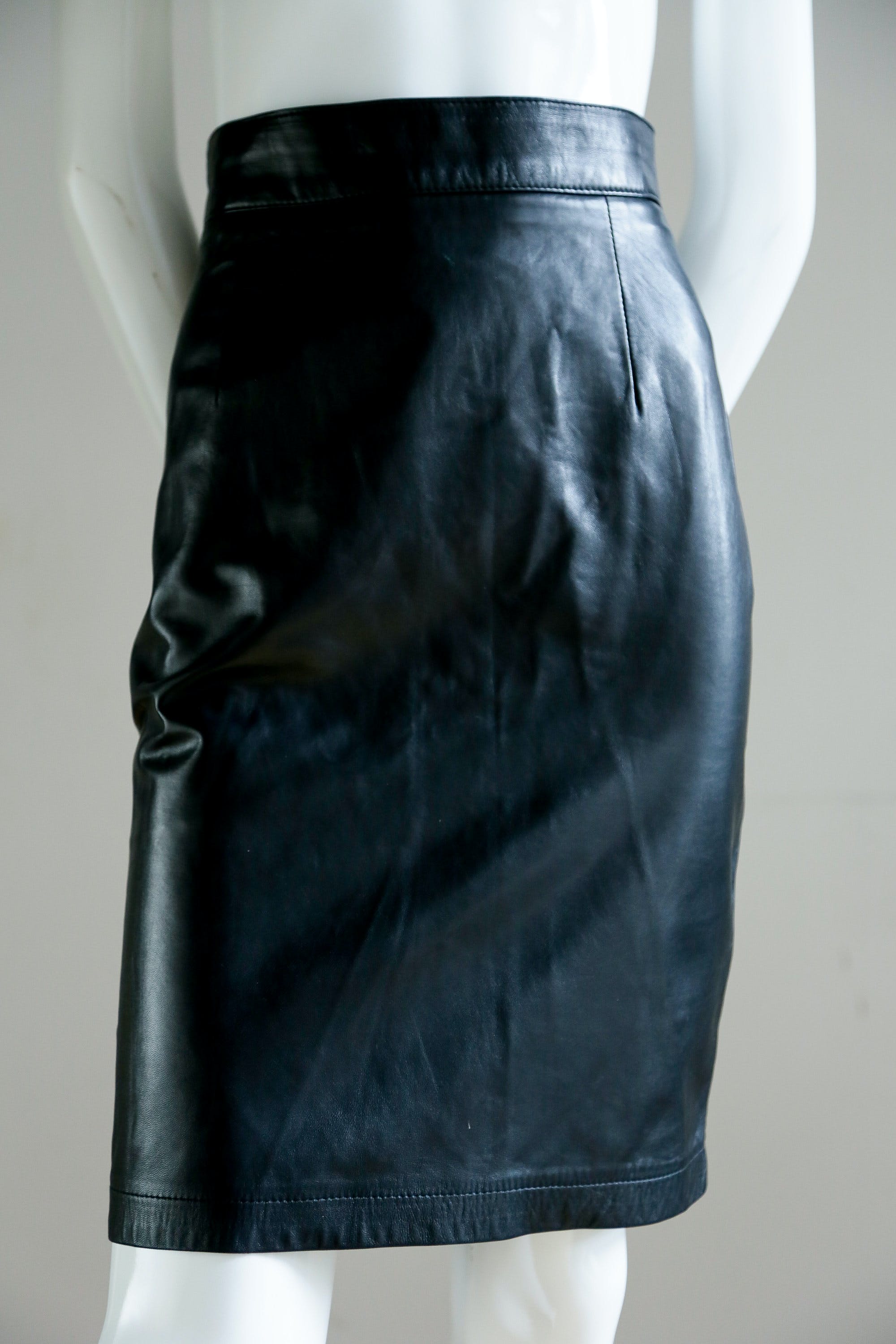 Vintage Black Leather High Waist Pencil Skirt | Shop THRILLING