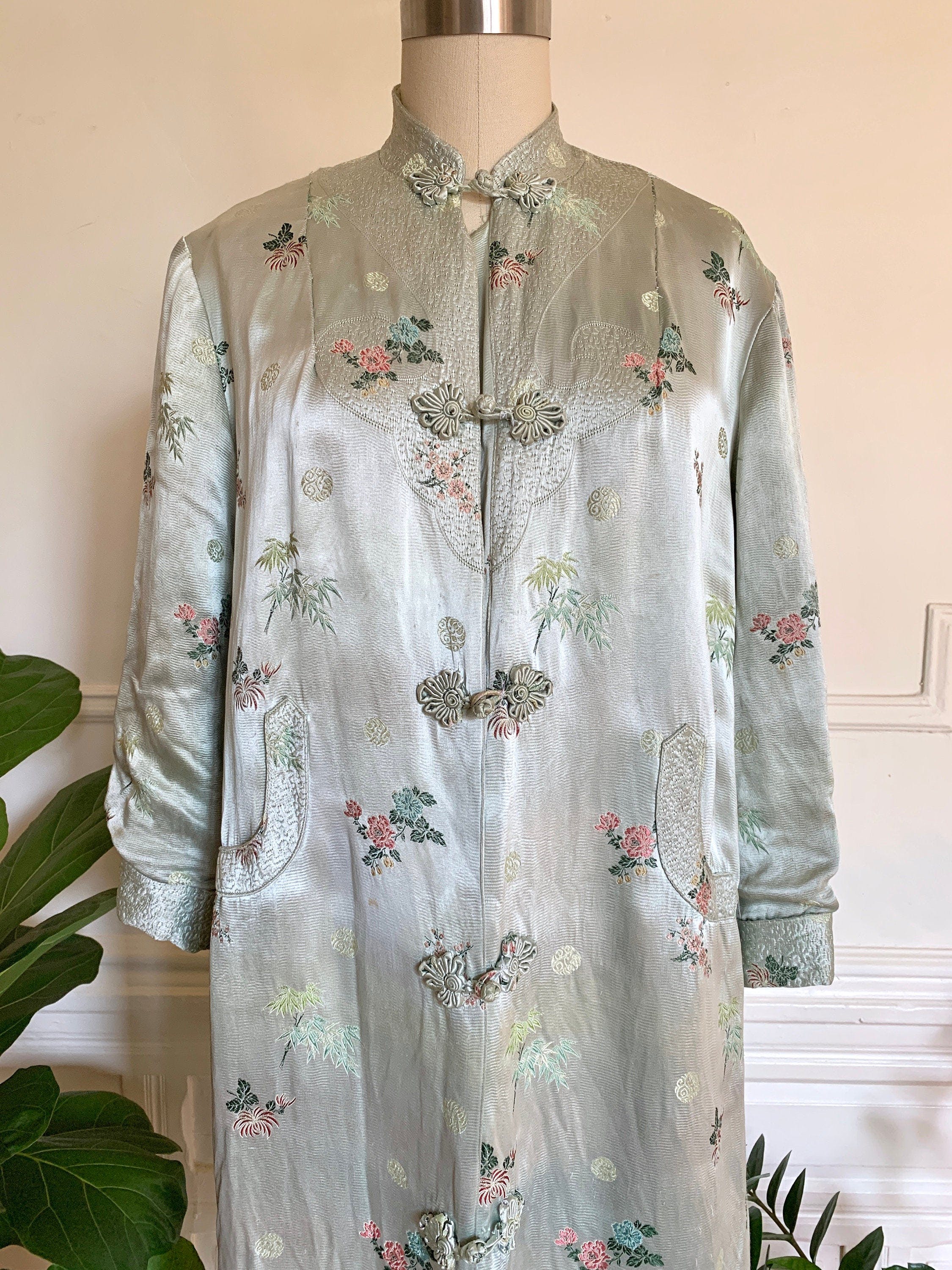 Vintage 50’s Silk Satin Embroidered Chinese Robe | Shop THRILLING