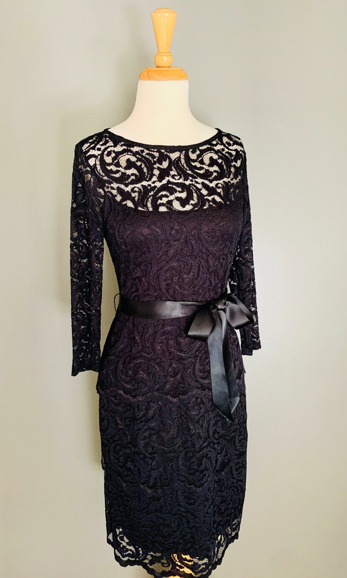 Vintage 90’s Black Long Sleeve Lace Tiered Dress | Shop THRILLING