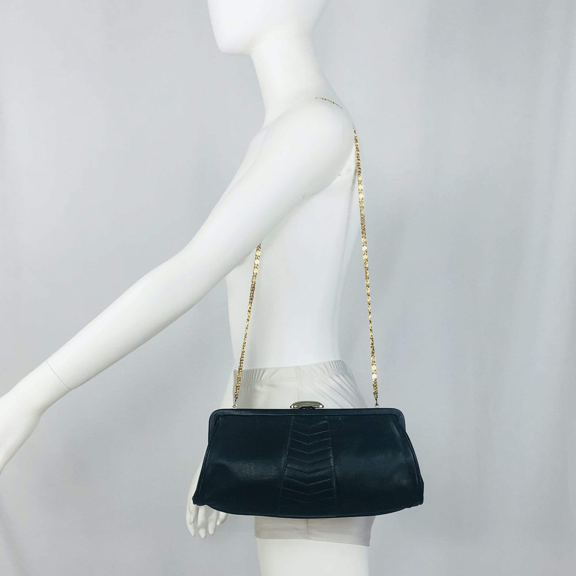 Vintage 60’s Navy Blue Convertible Clutch by Markay | Shop THRILLING