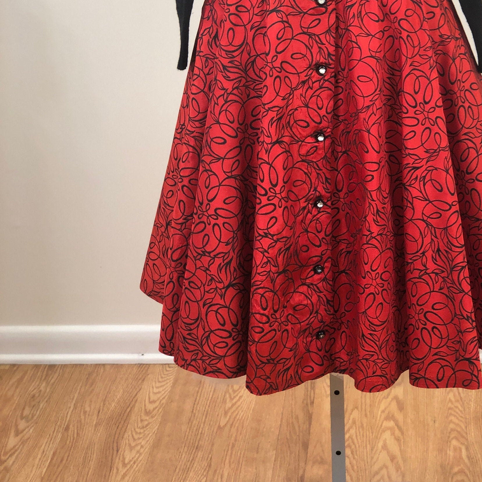 Vintage 50's Circle Skirt Shop THRILLING