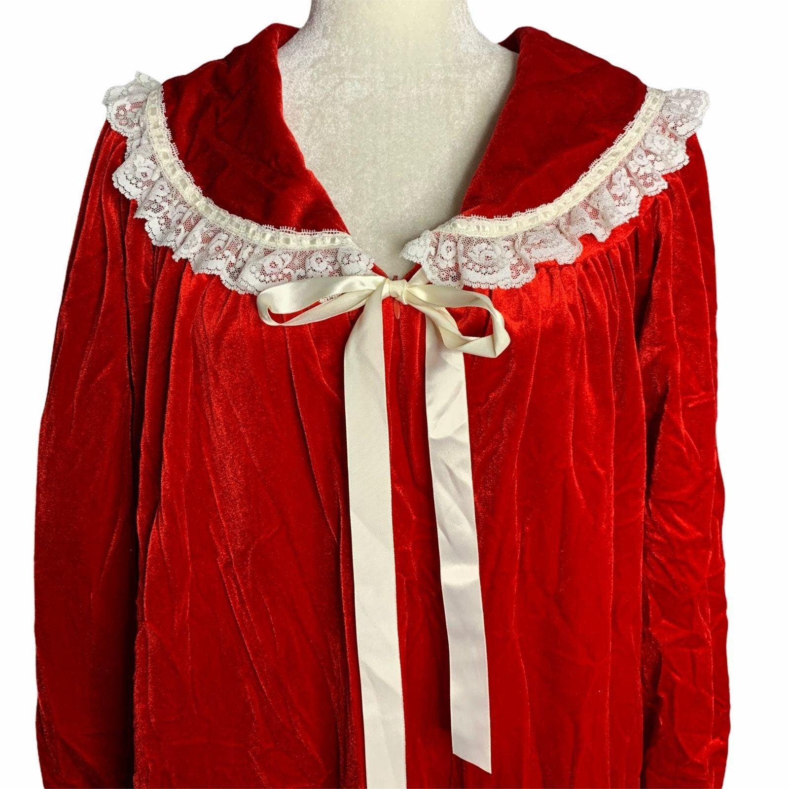Vintage Long Velvet Housecoat Robe S Red Zip Front Lace Trim Long Slee ...