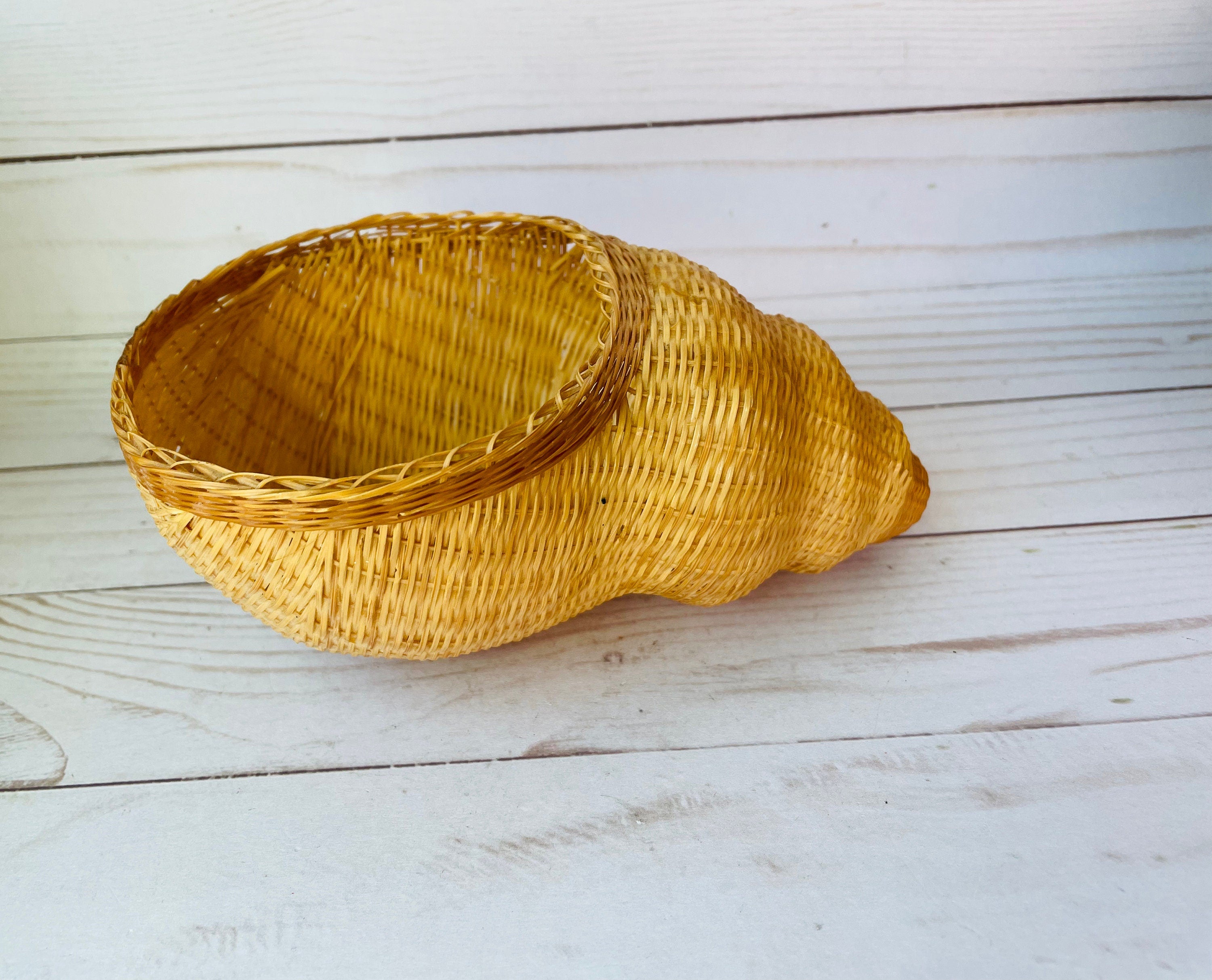 Wicker Shell Vintage Seashell Shaped Wicker Basket | Shop THRILLING