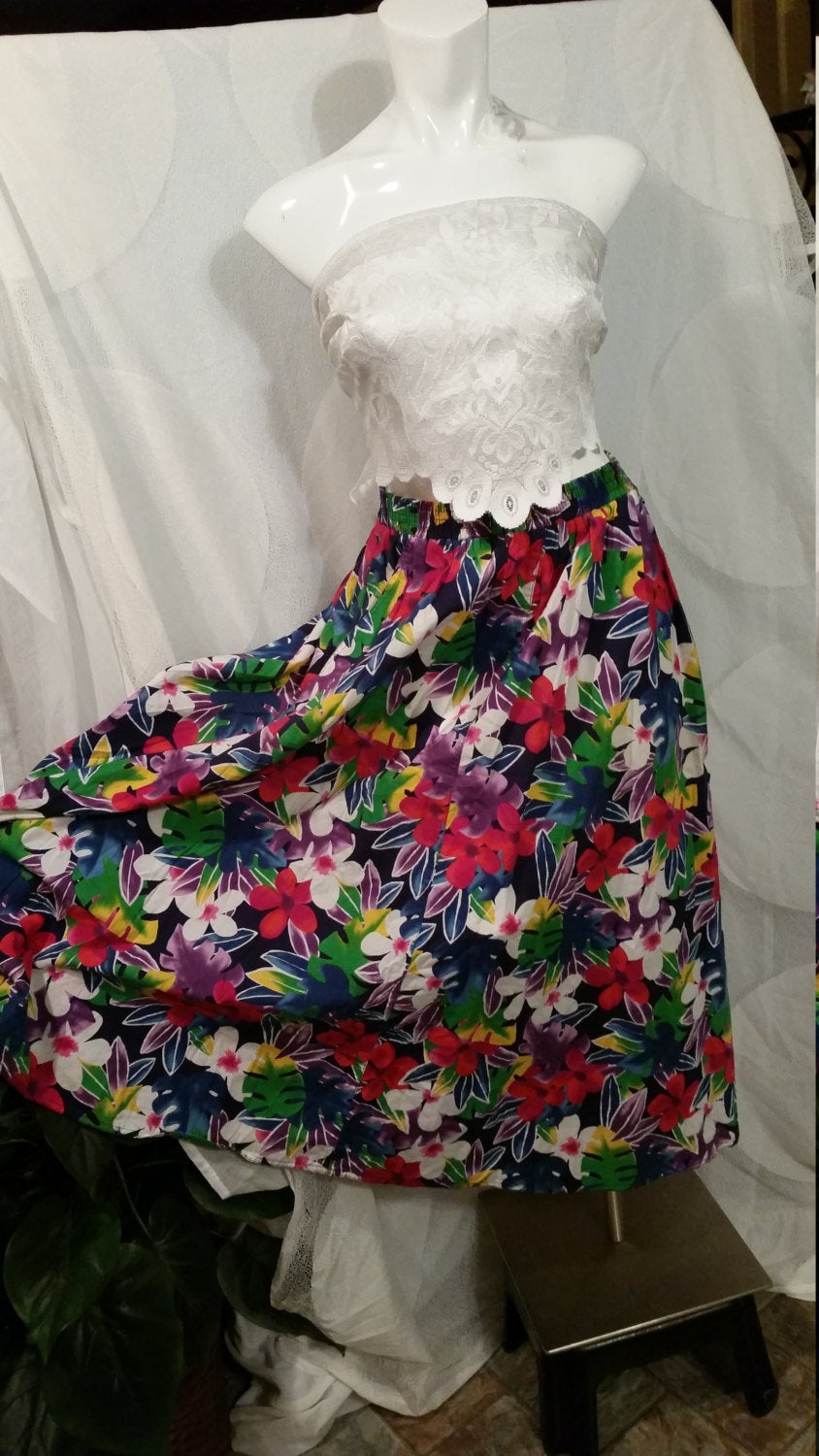 Vintage Hawaiian Floral Print Pleated Skirt | Shop THRILLING