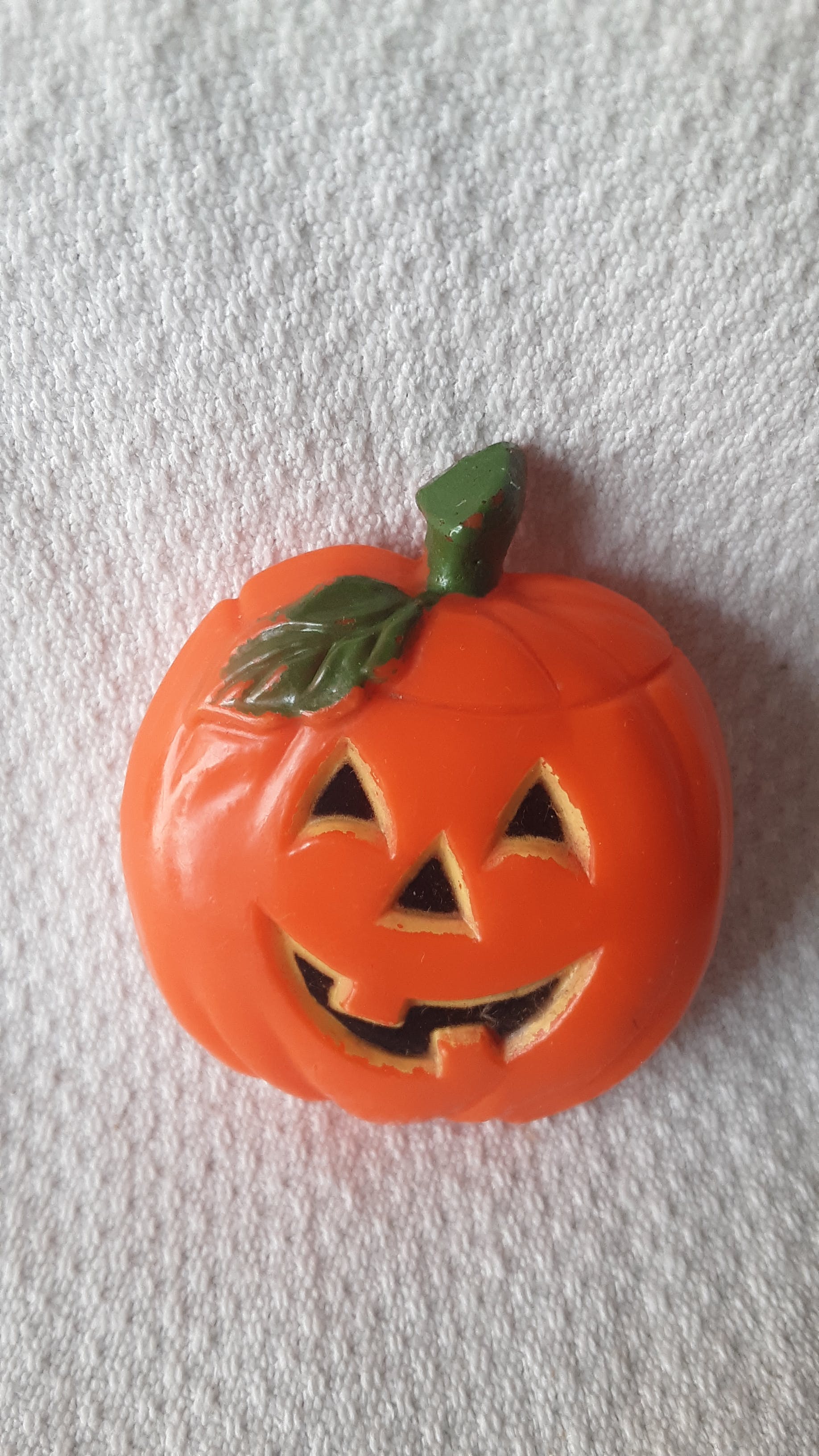 Vintage Pair of Halloween Pins | Shop THRILLING